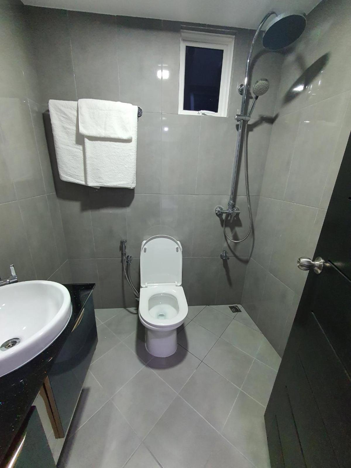 Deluxe Double or Twin Room - Photo 10