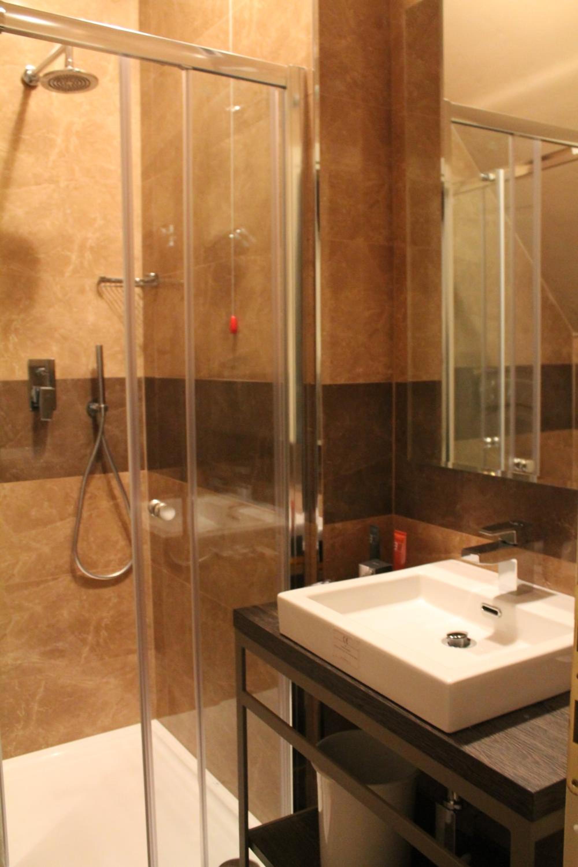 Deluxe Room (2 Adults + 1 Child) photo 2