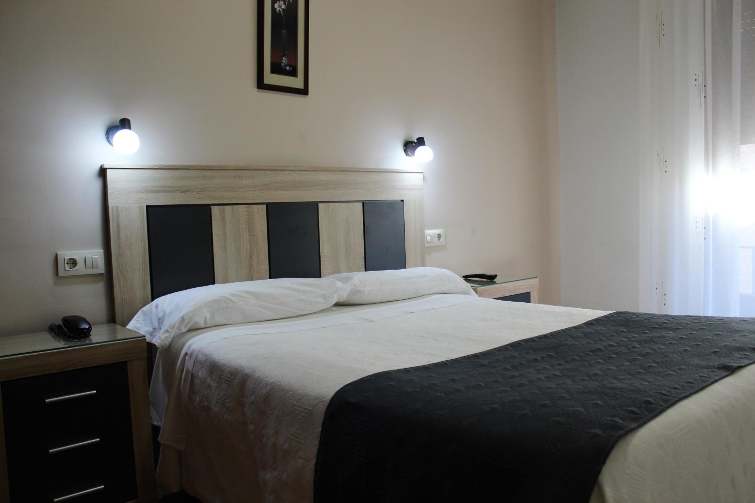 Double Room Exterior - Photo 9
