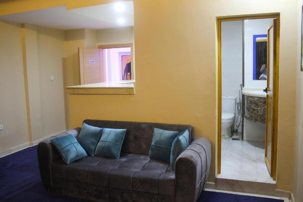 Deluxe Suite