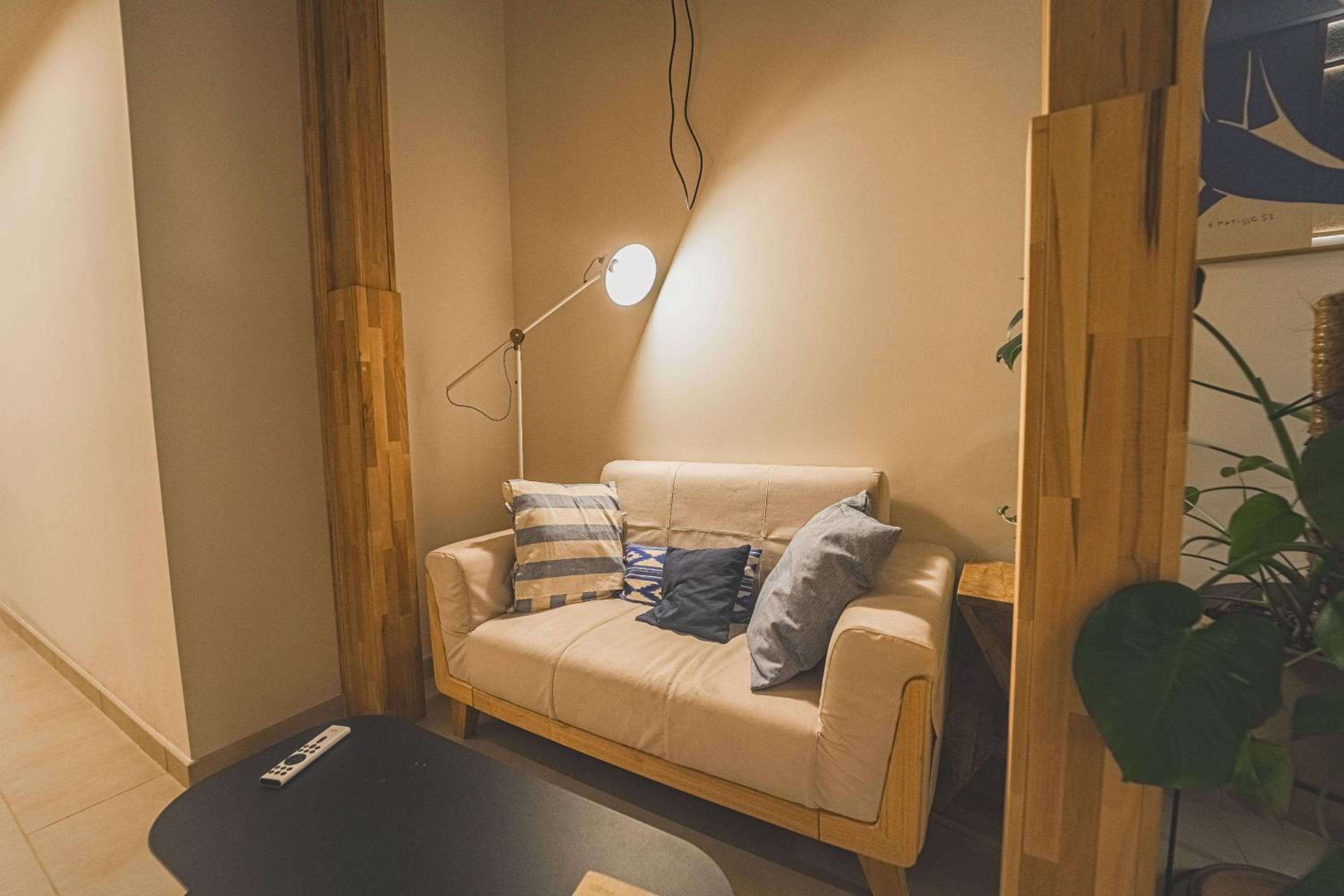 Studio - Photo 6