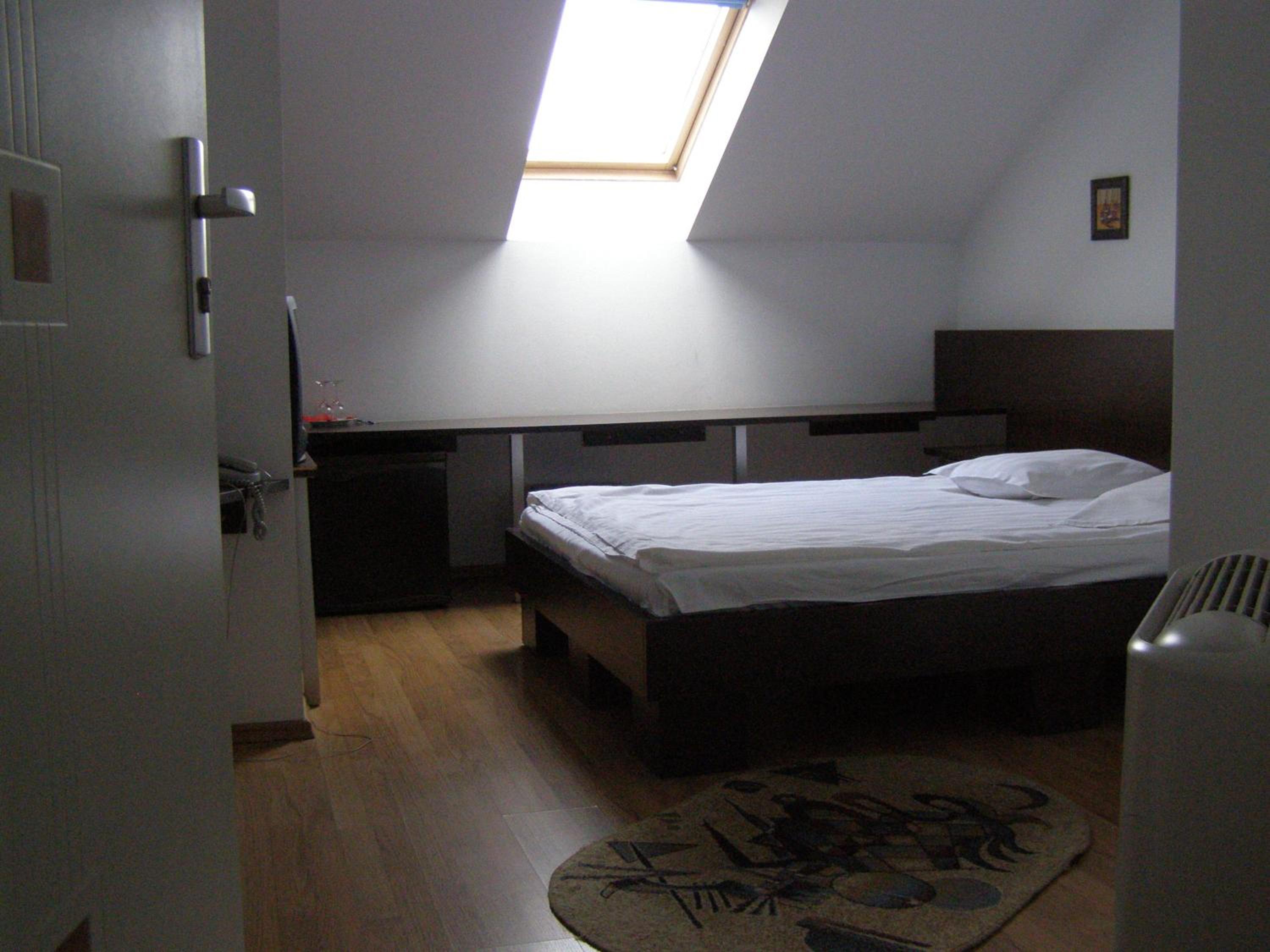 Double - Photo 13
