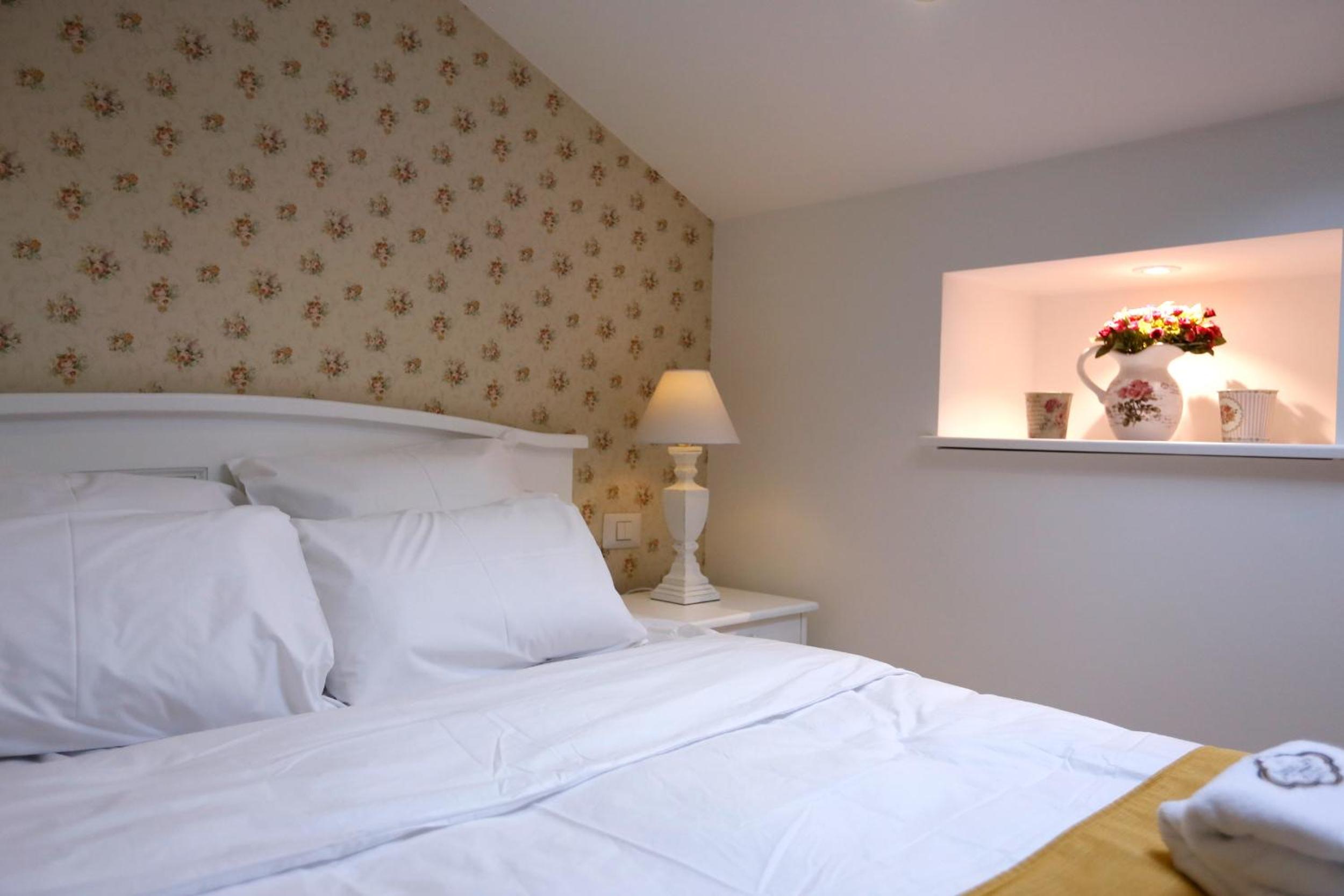 Double Room - Photo 17