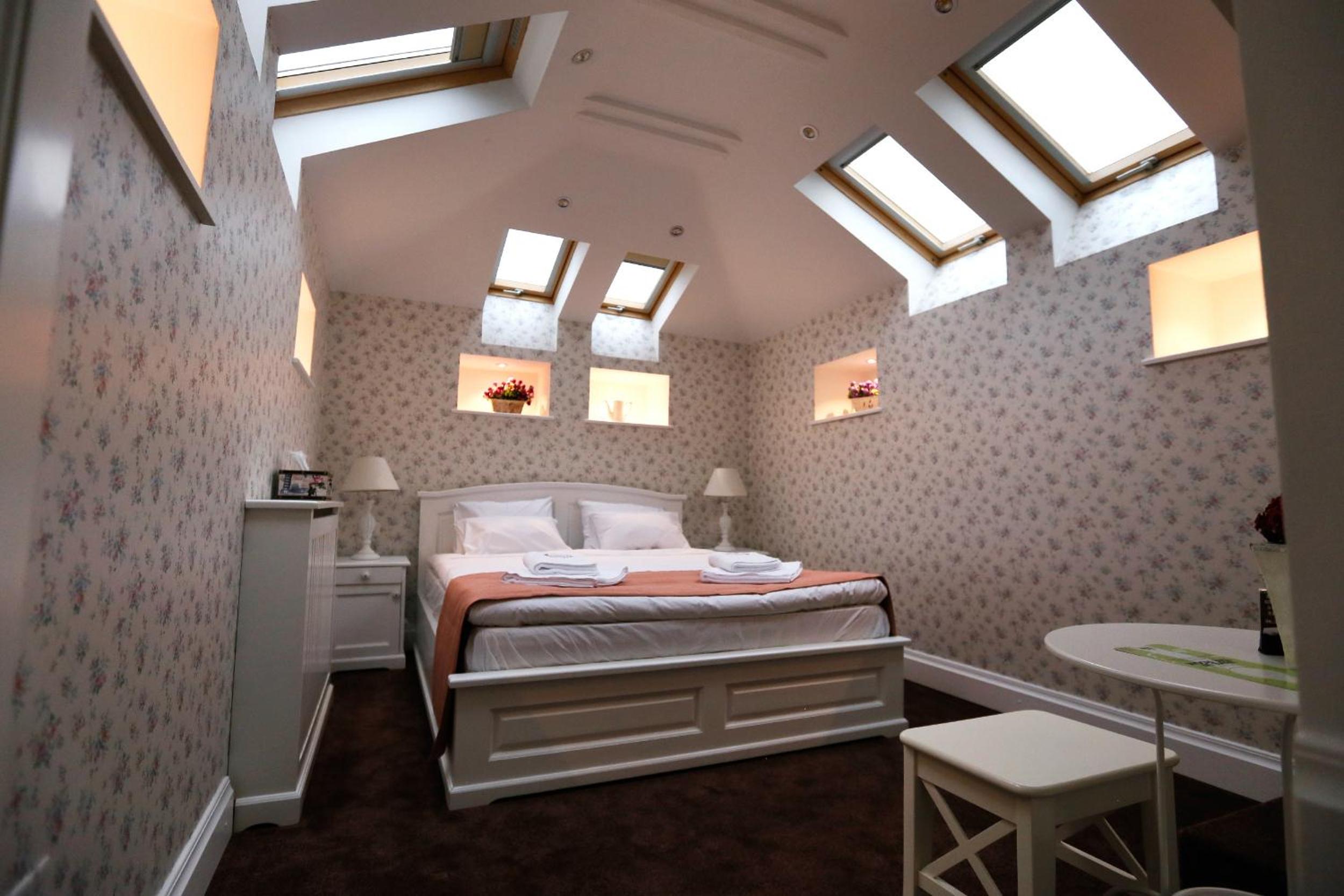 Double Room - Photo 13
