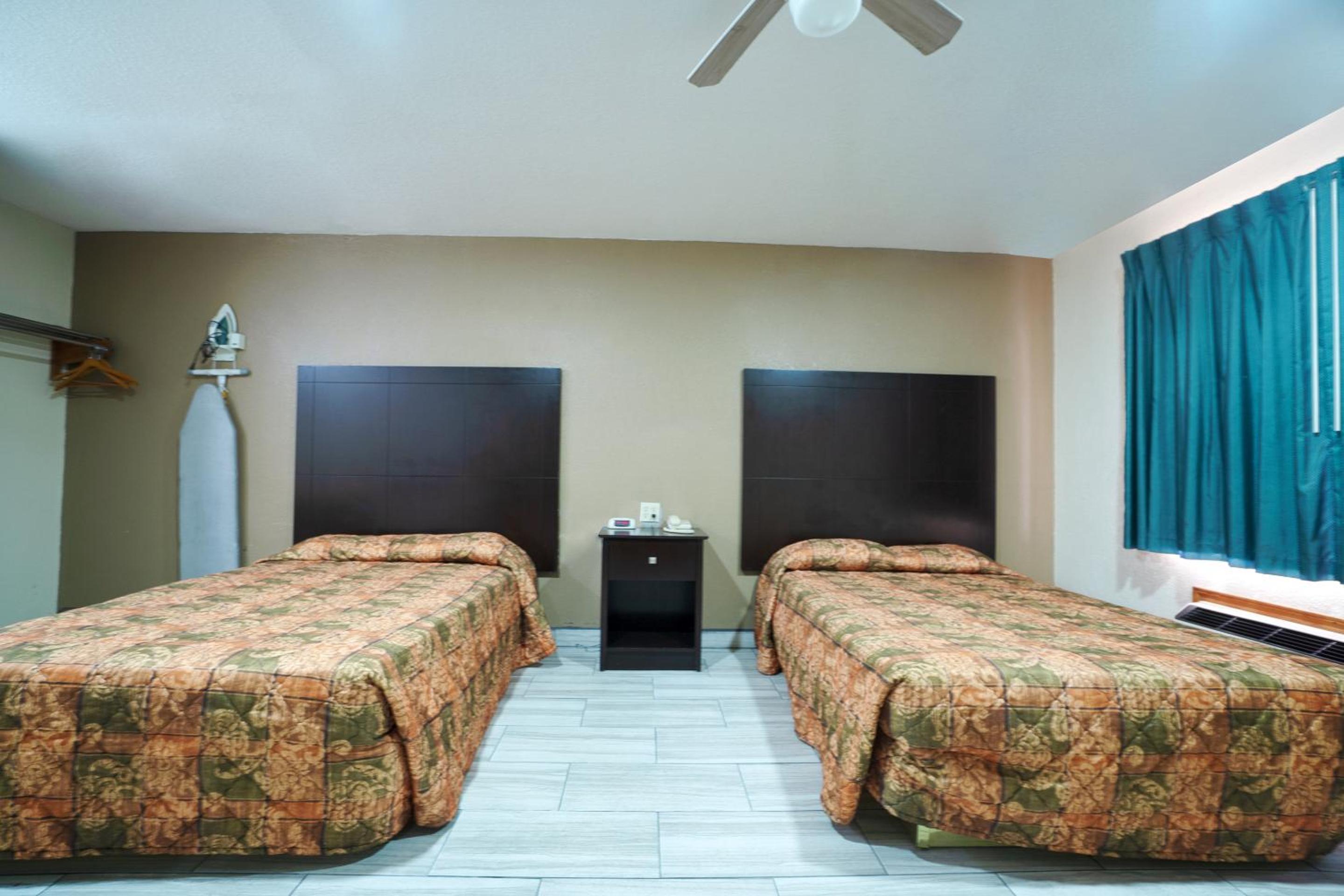 2 Full Beds Non-Smoking - Photo 1