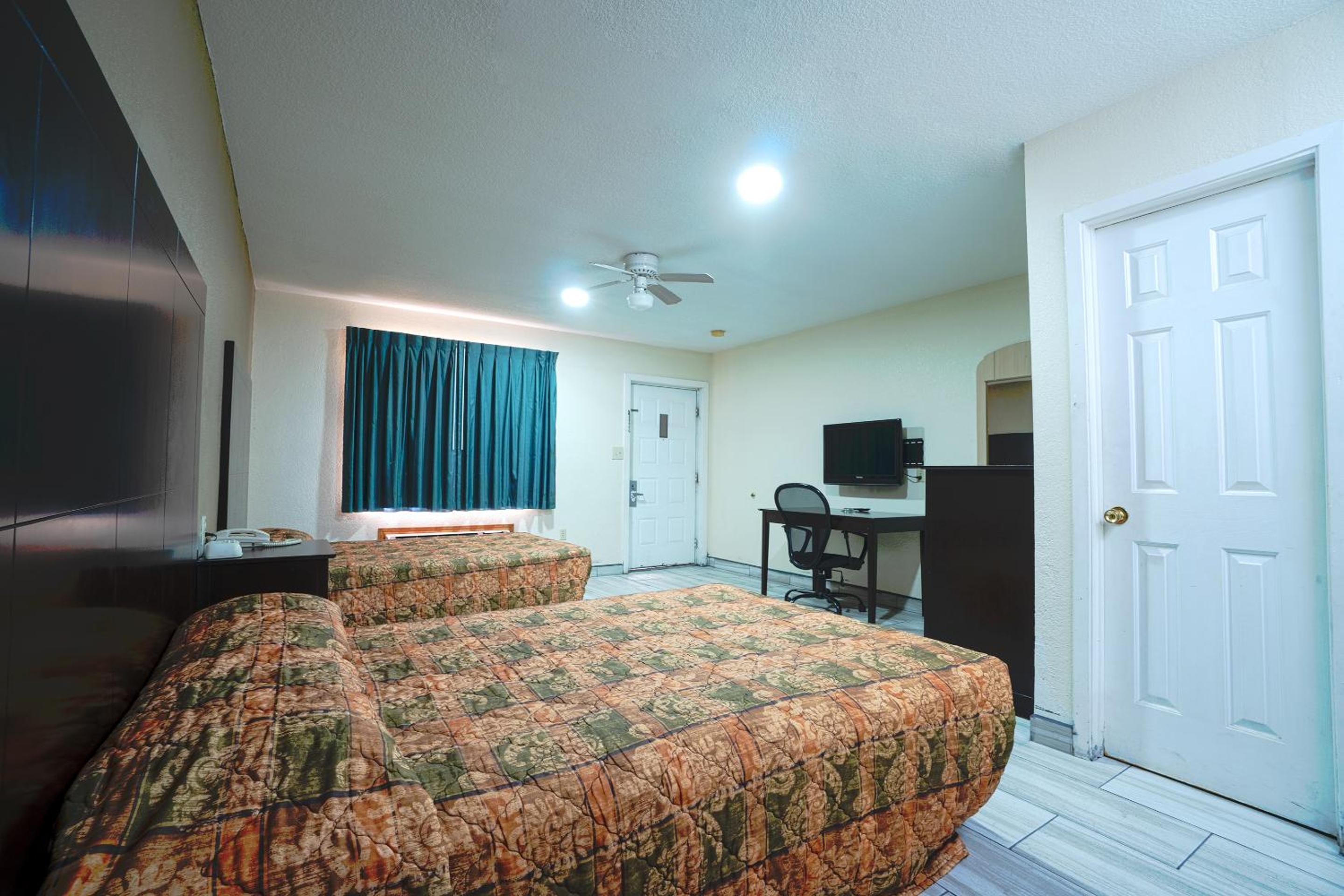 2 Full Beds Non-Smoking - Photo 8