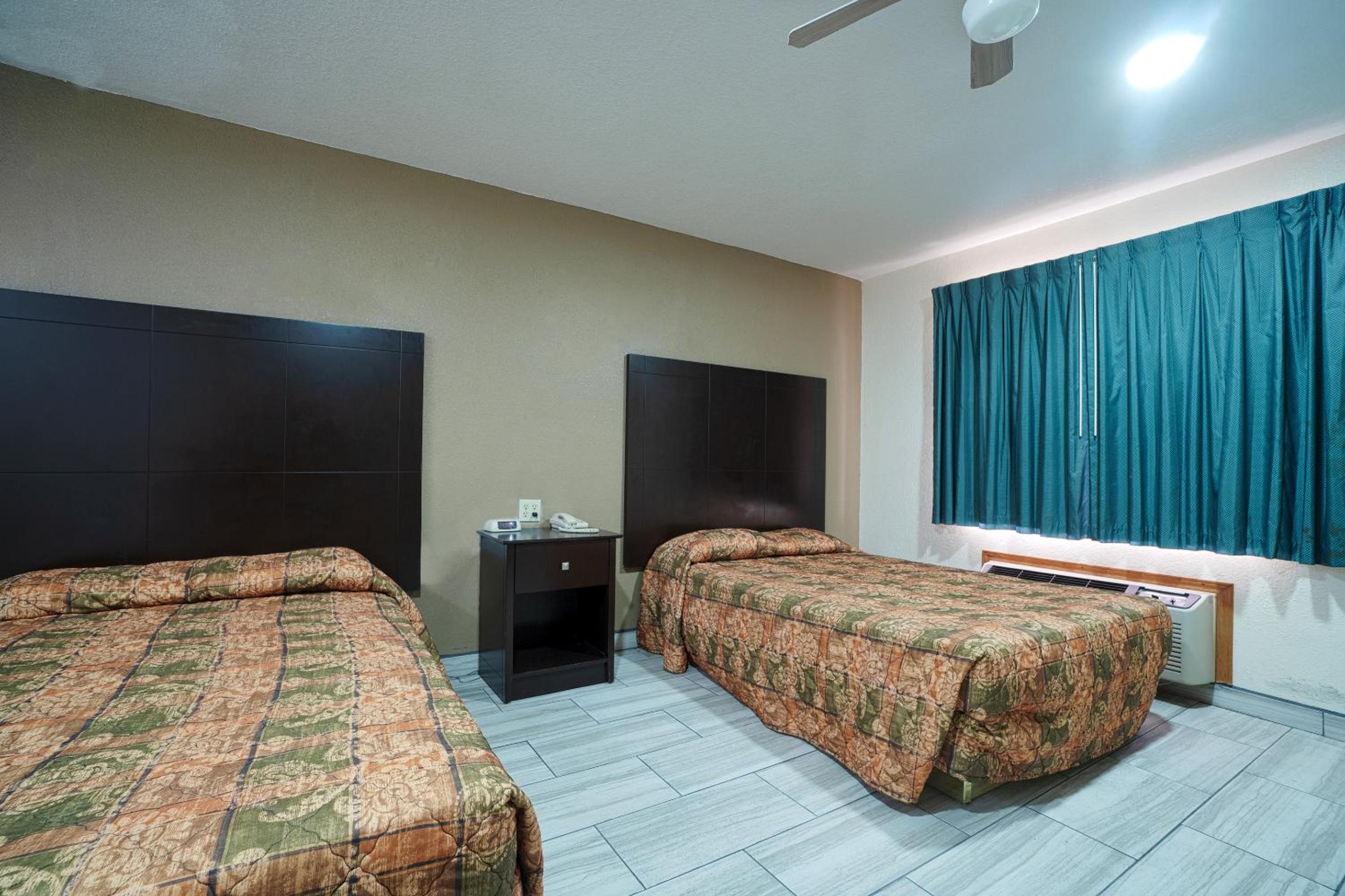 2 Full Beds Non-Smoking - Photo 7