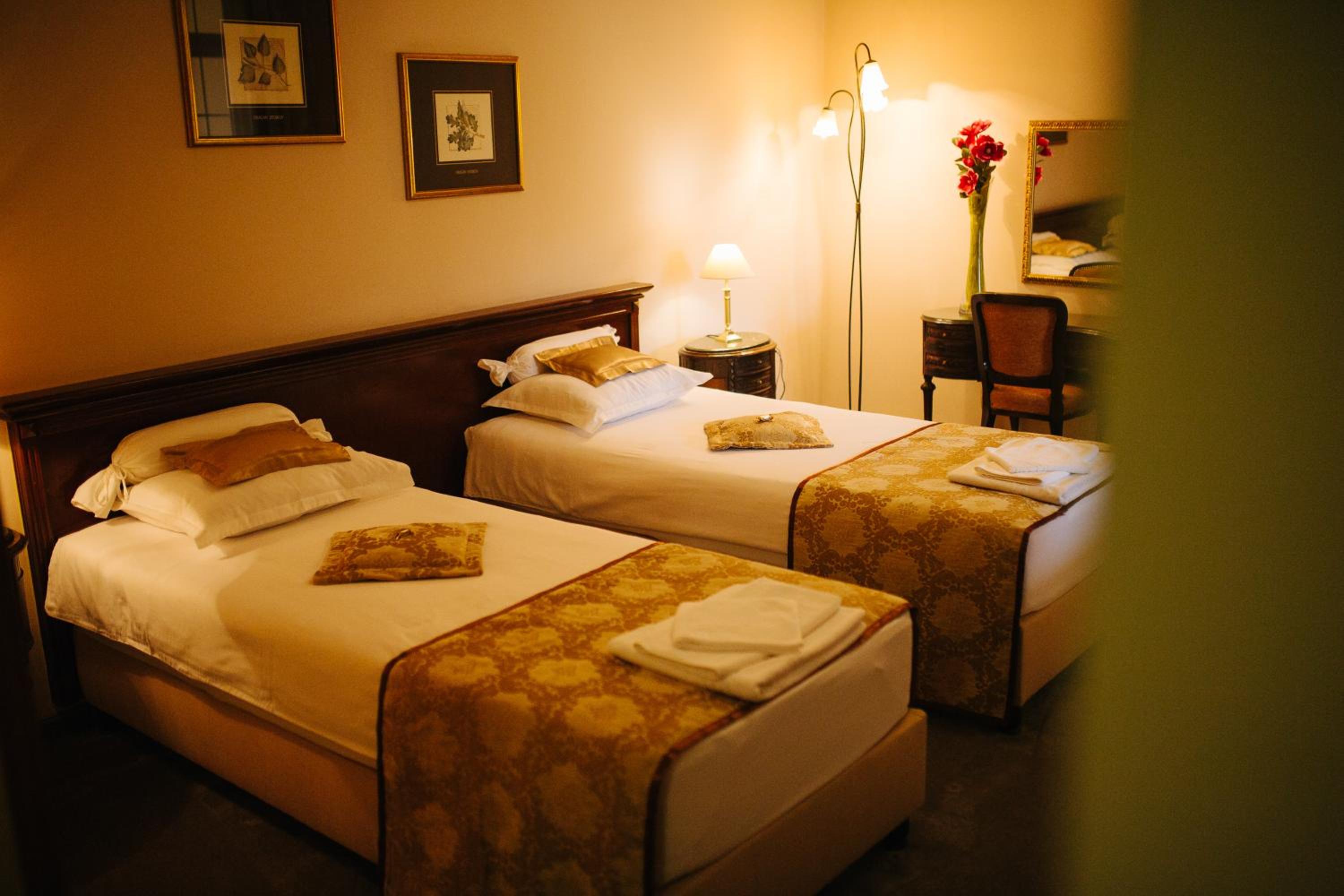 Double or Twin Room photo 1