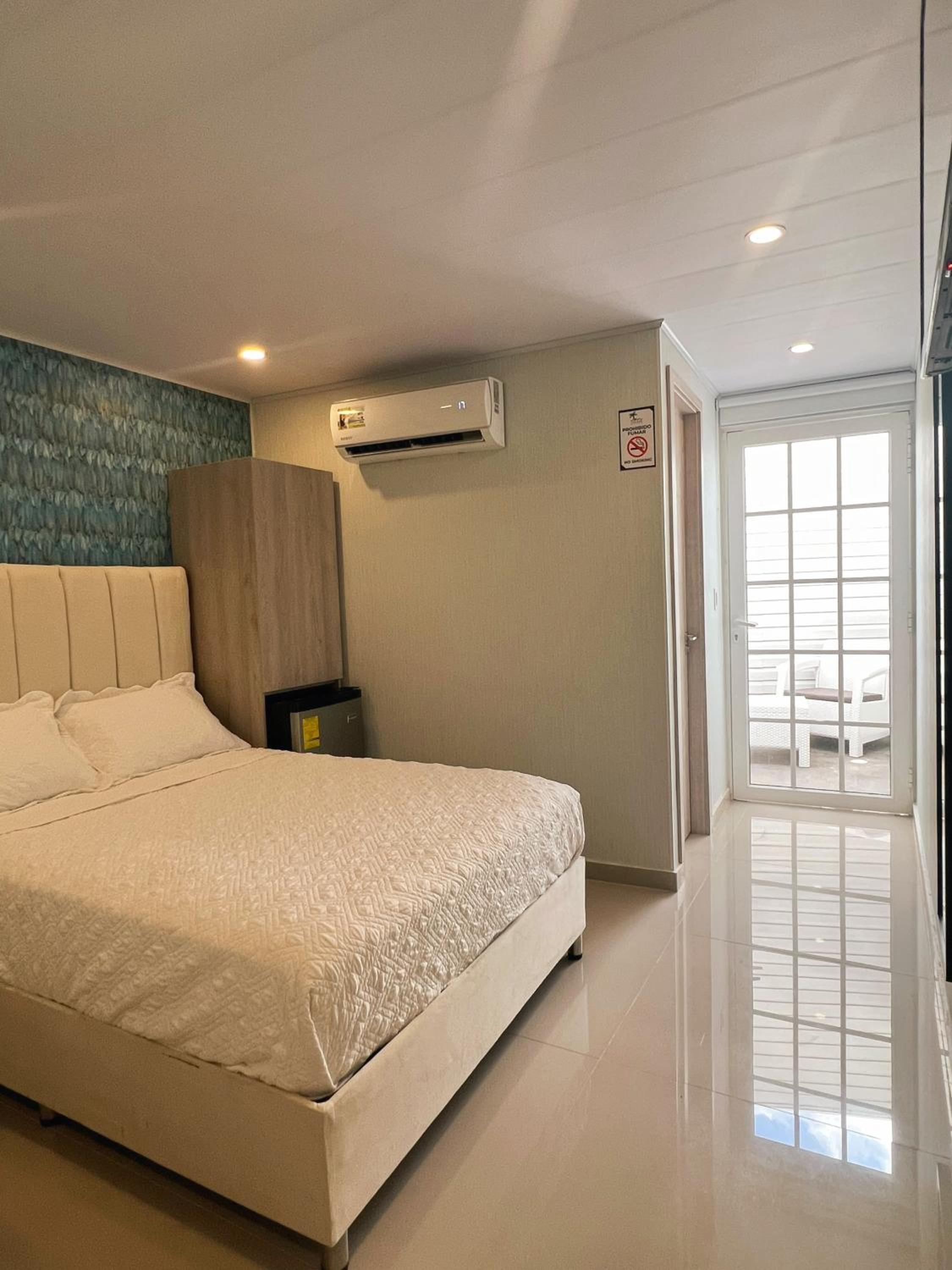 Quadruple Room with Private Bathroom