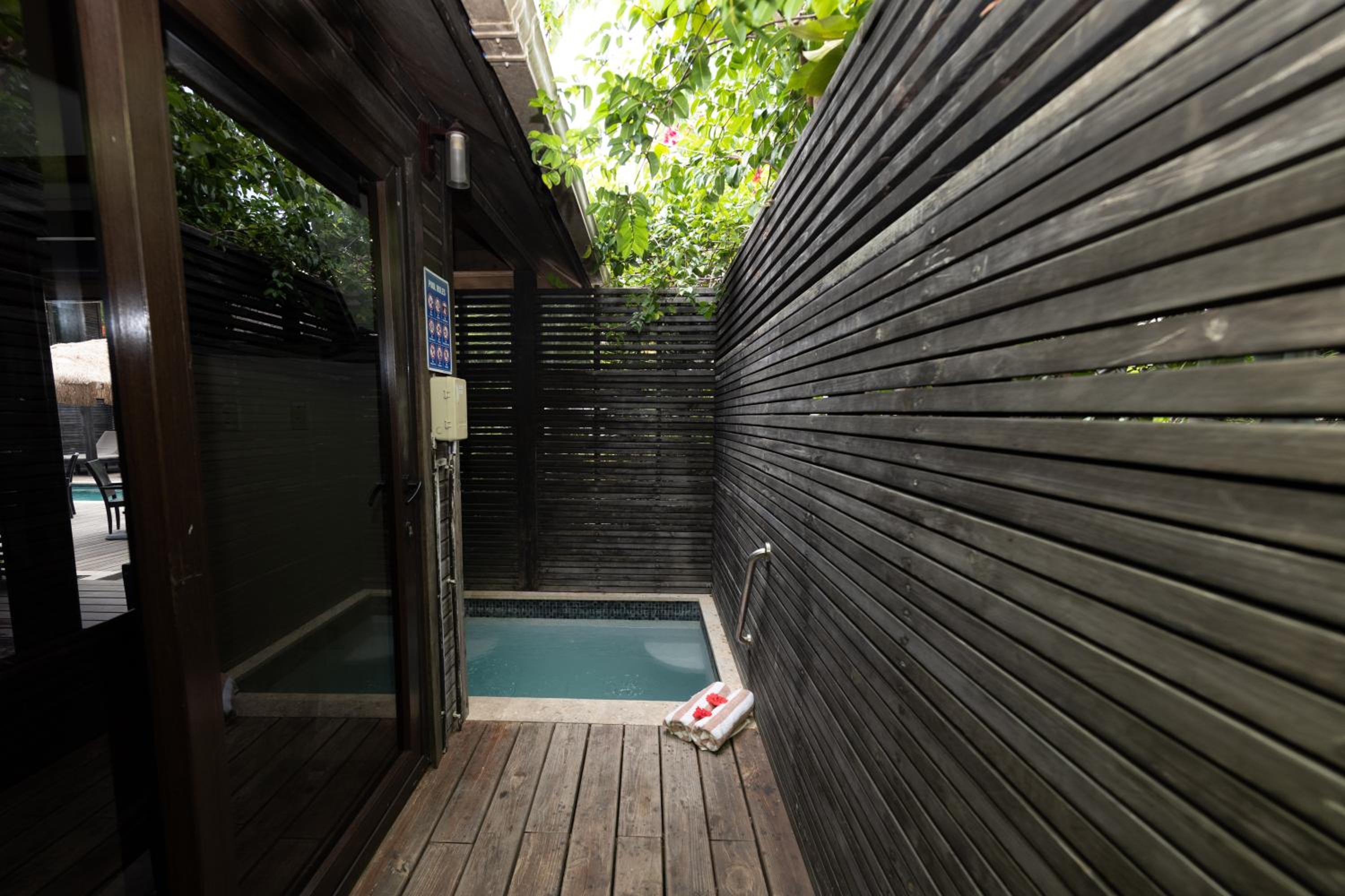Deluxe Studio with Ensuite Private Mini Pool