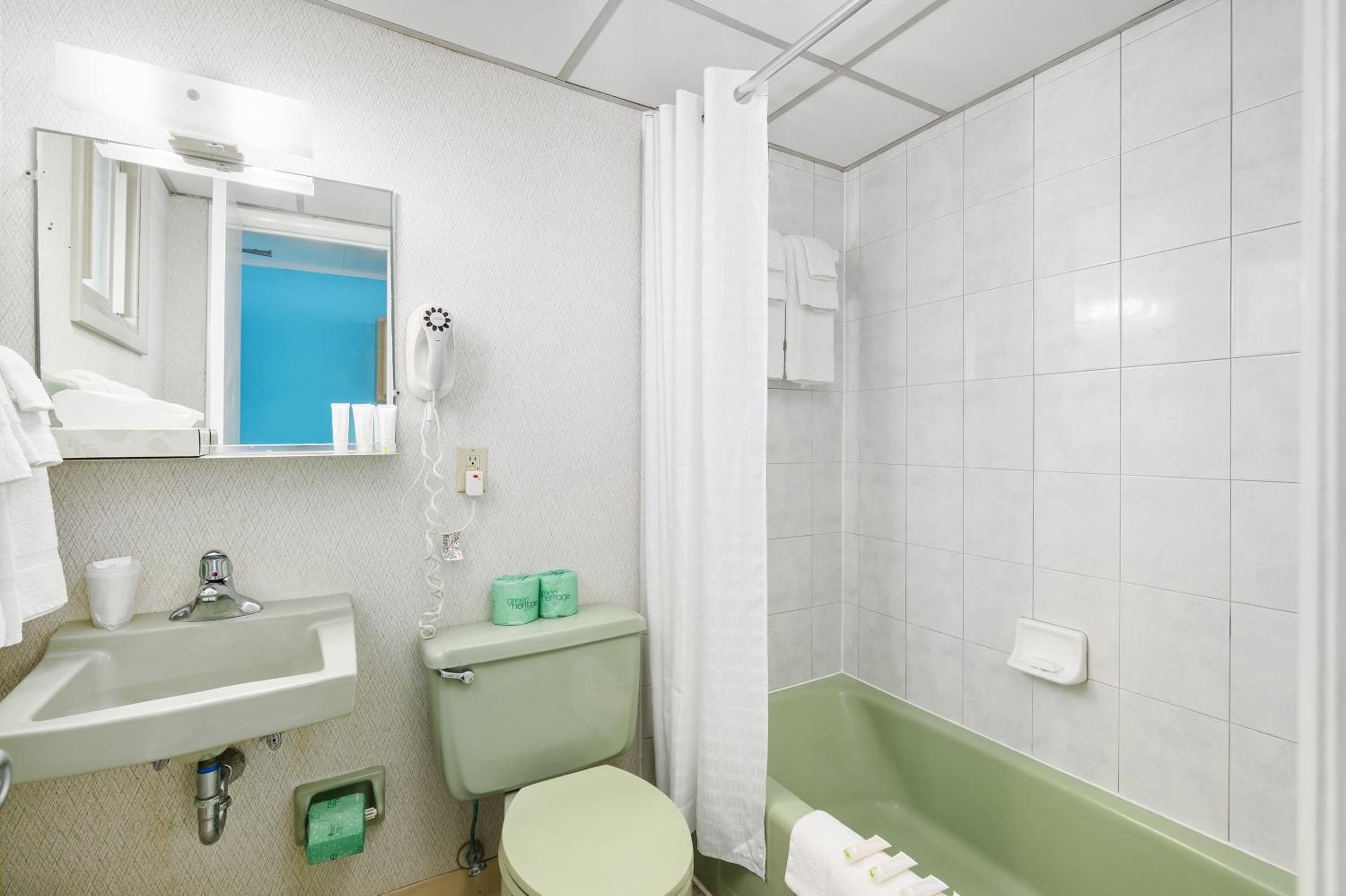 Street View Efficiency, Upper Floor - Photo 8