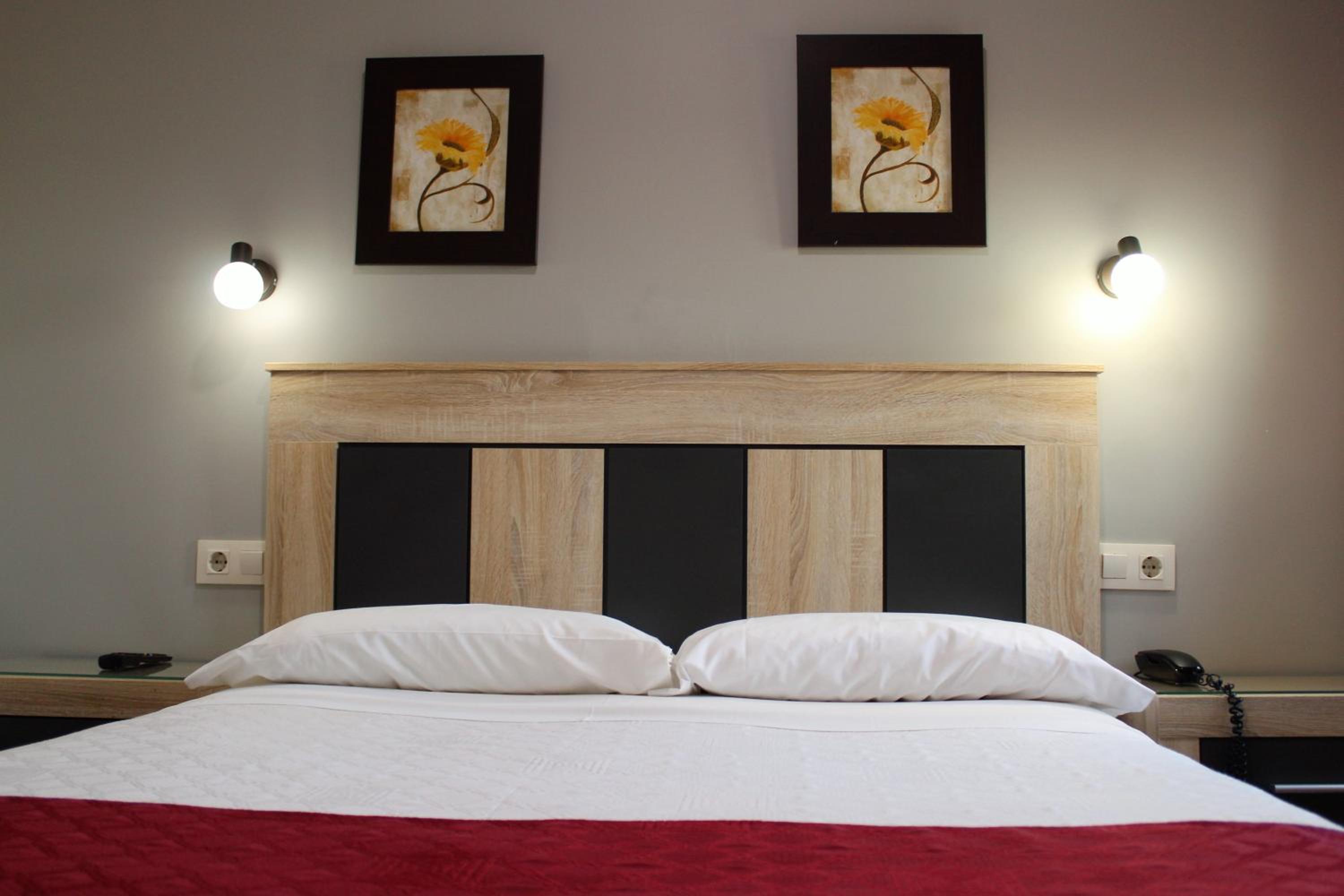 Double Room - Photo 7