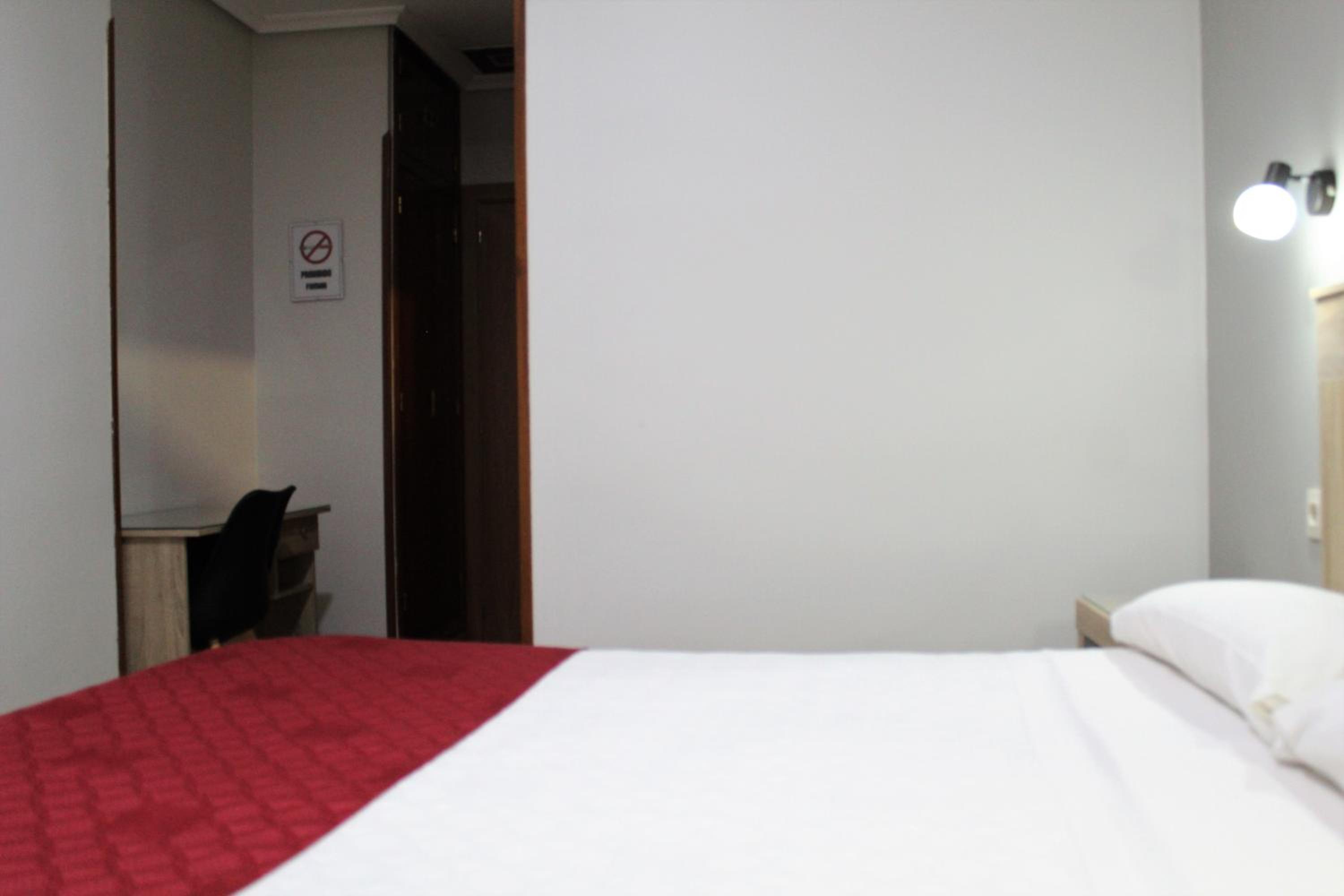 Double Room - Photo 2
