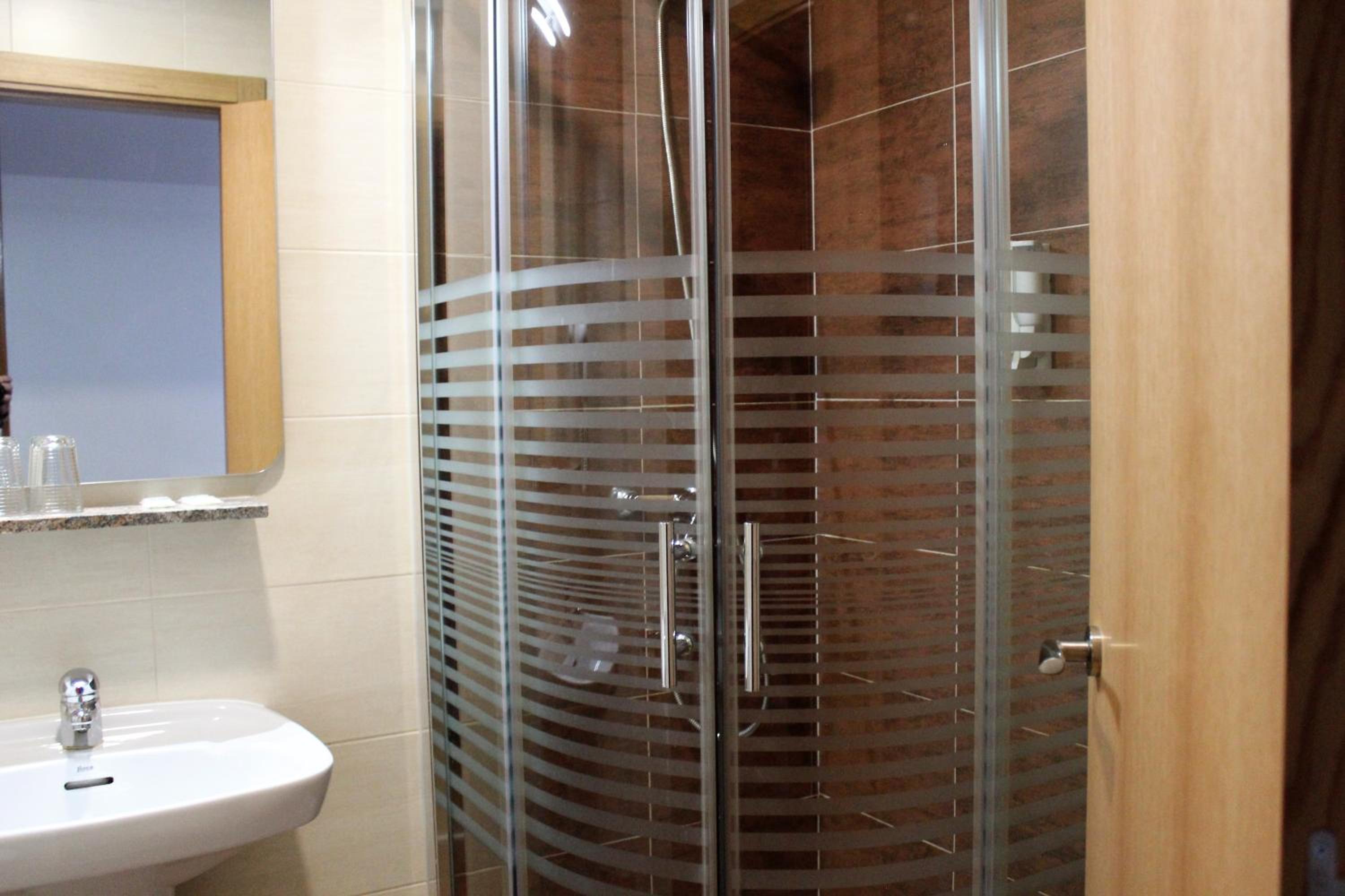 Double Room - Photo 11