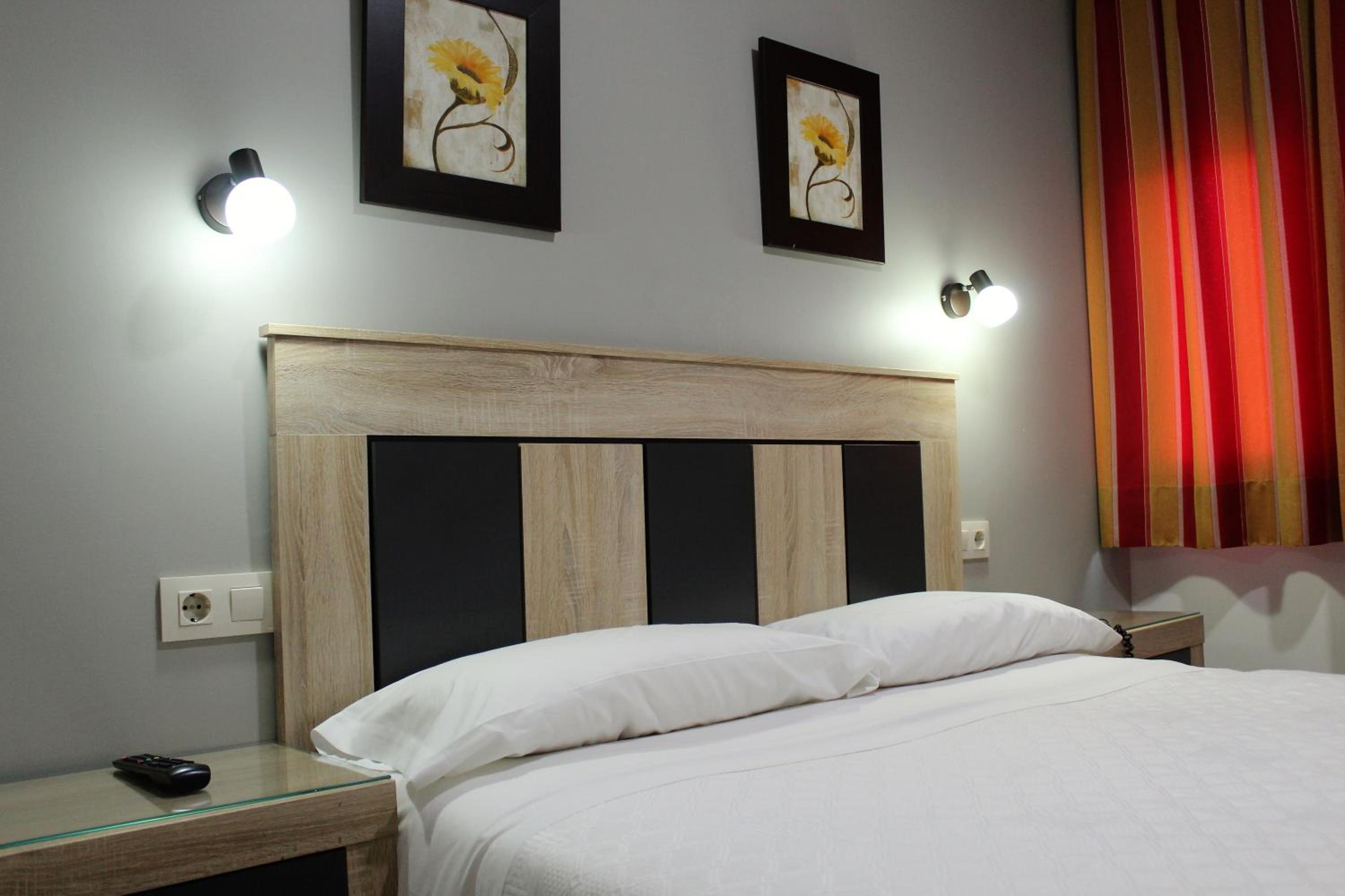 Double Room - Photo 21