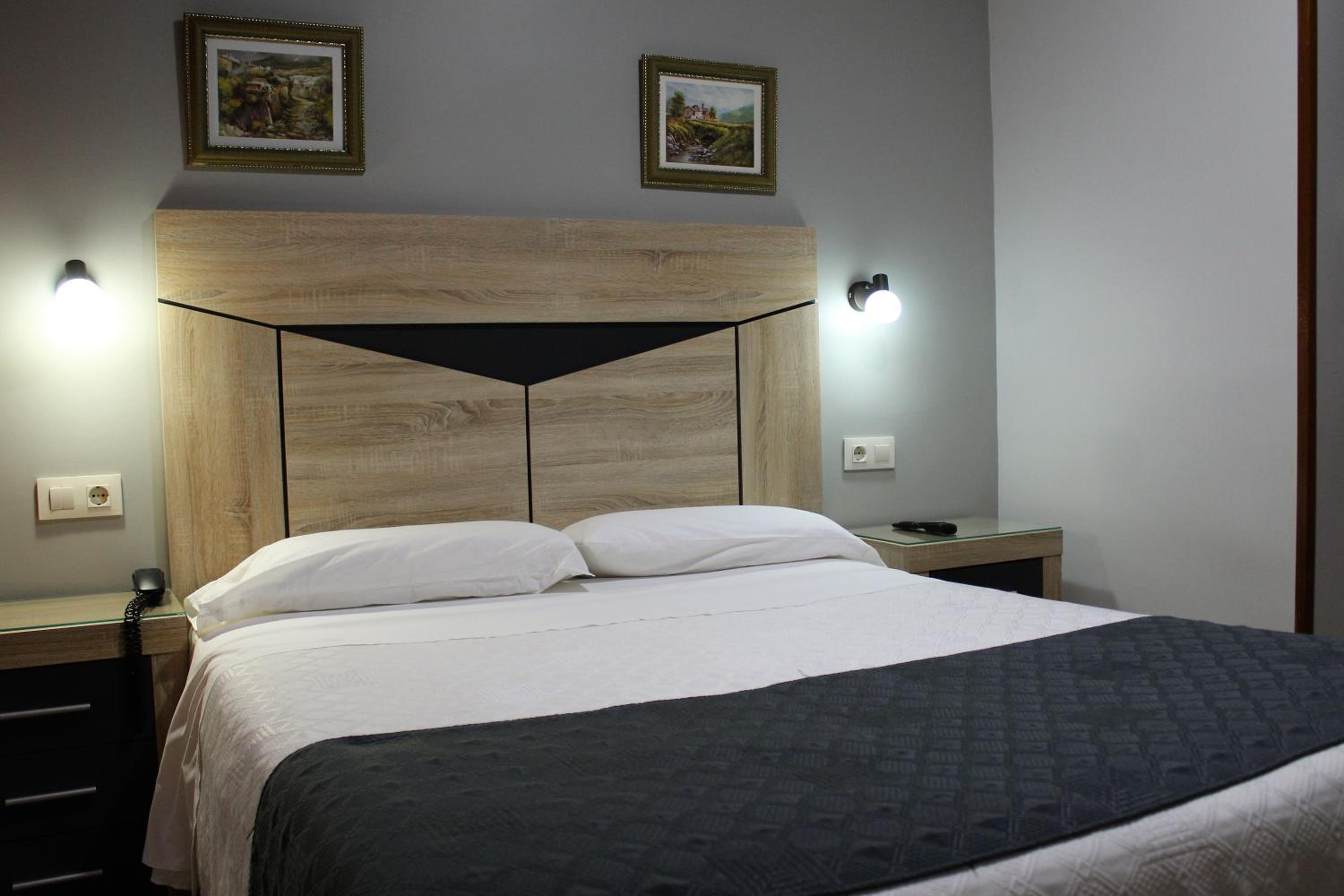 Double Room - Photo 15
