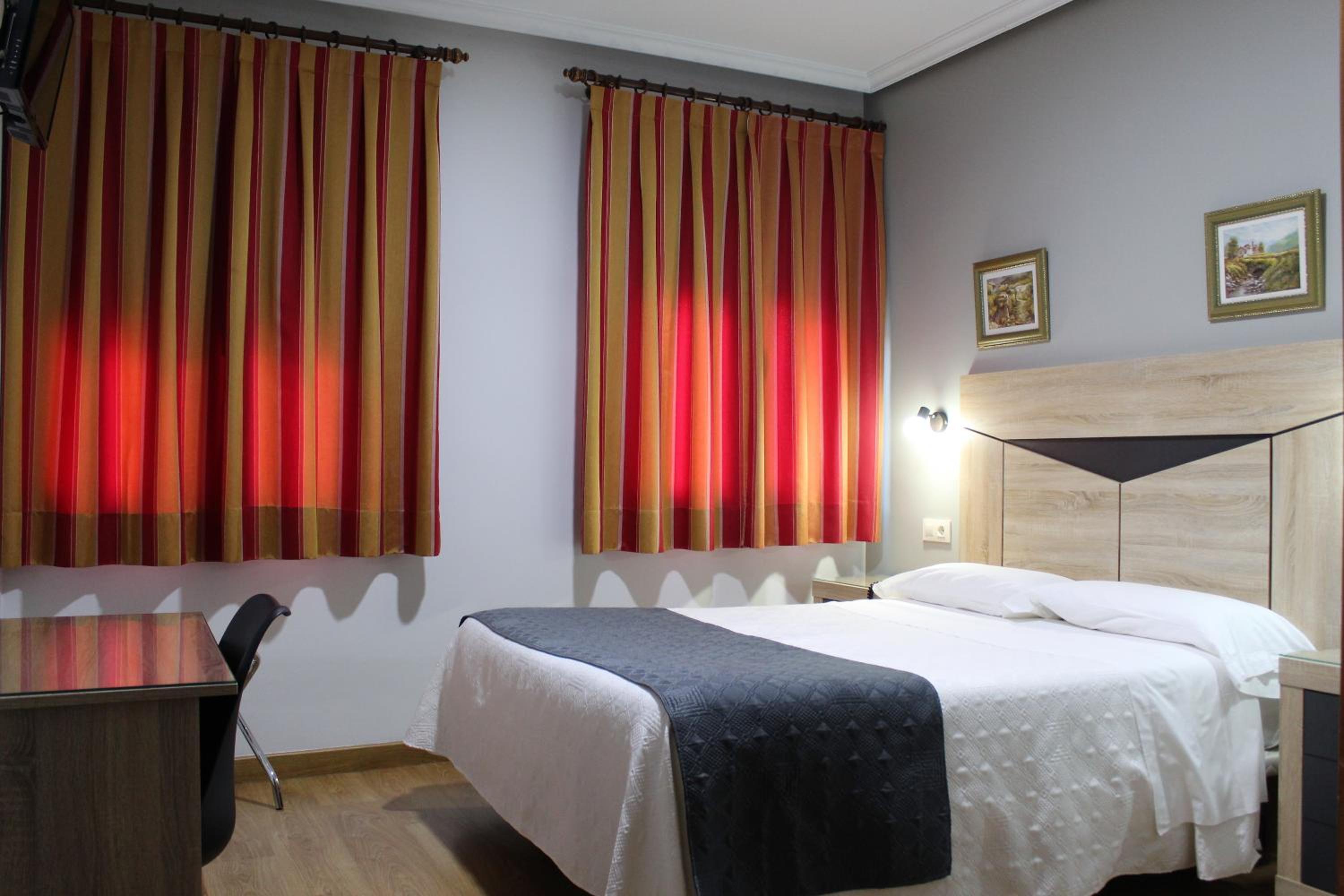 Double Room - Photo 13