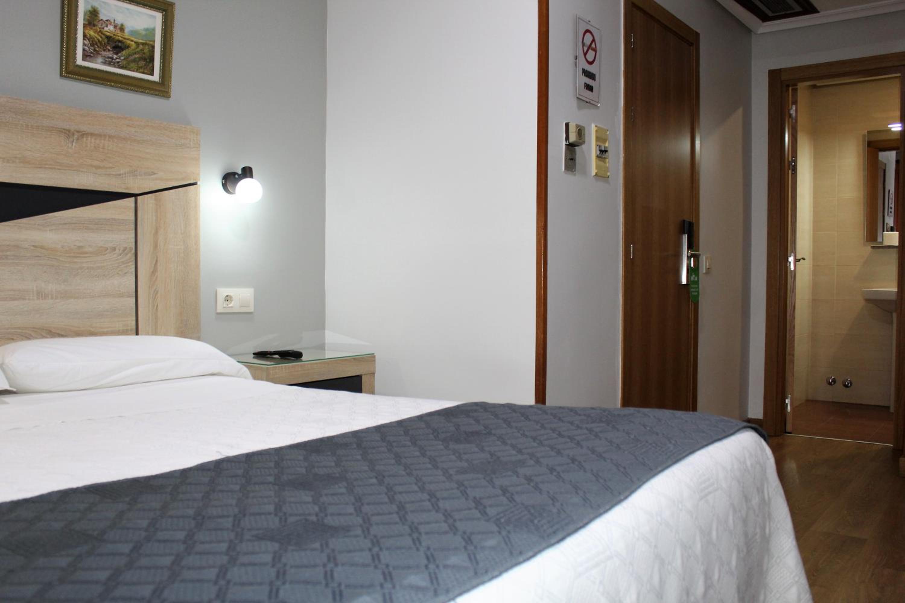 Double Room - Photo 3