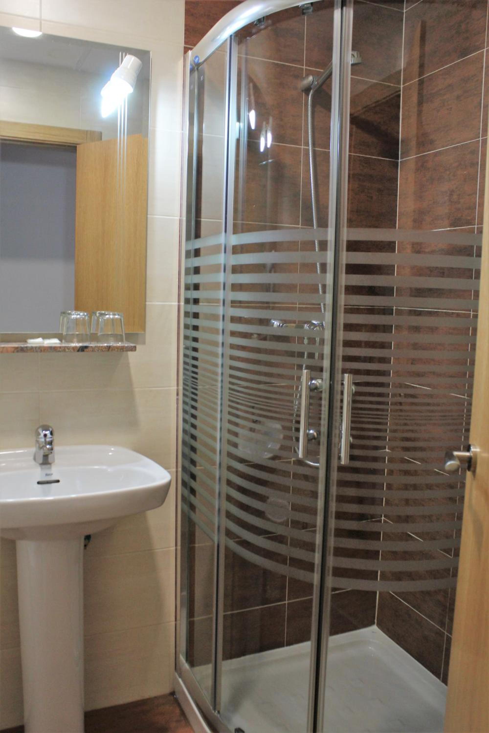 Double Room - Photo 9