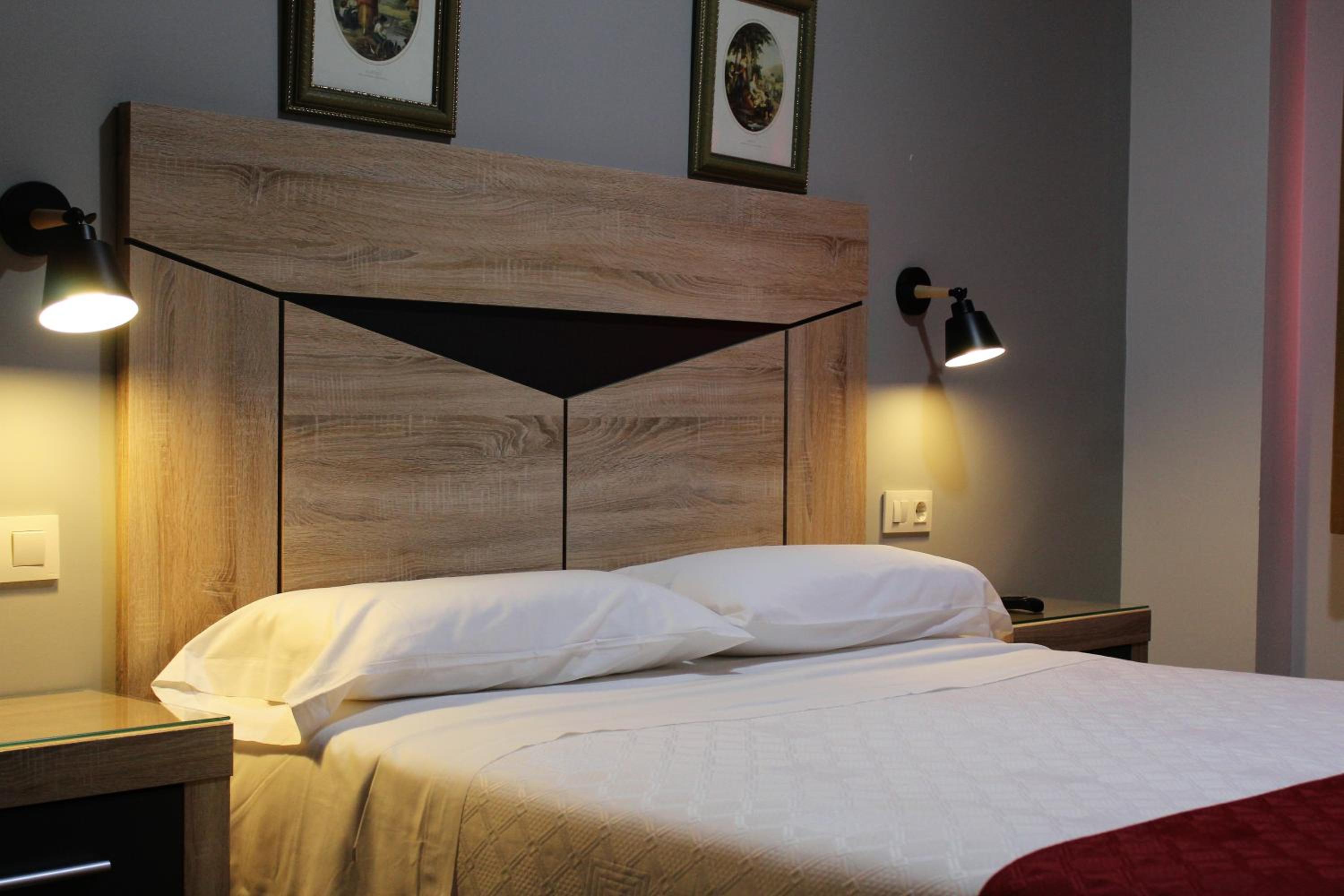 Double Room - Photo 12
