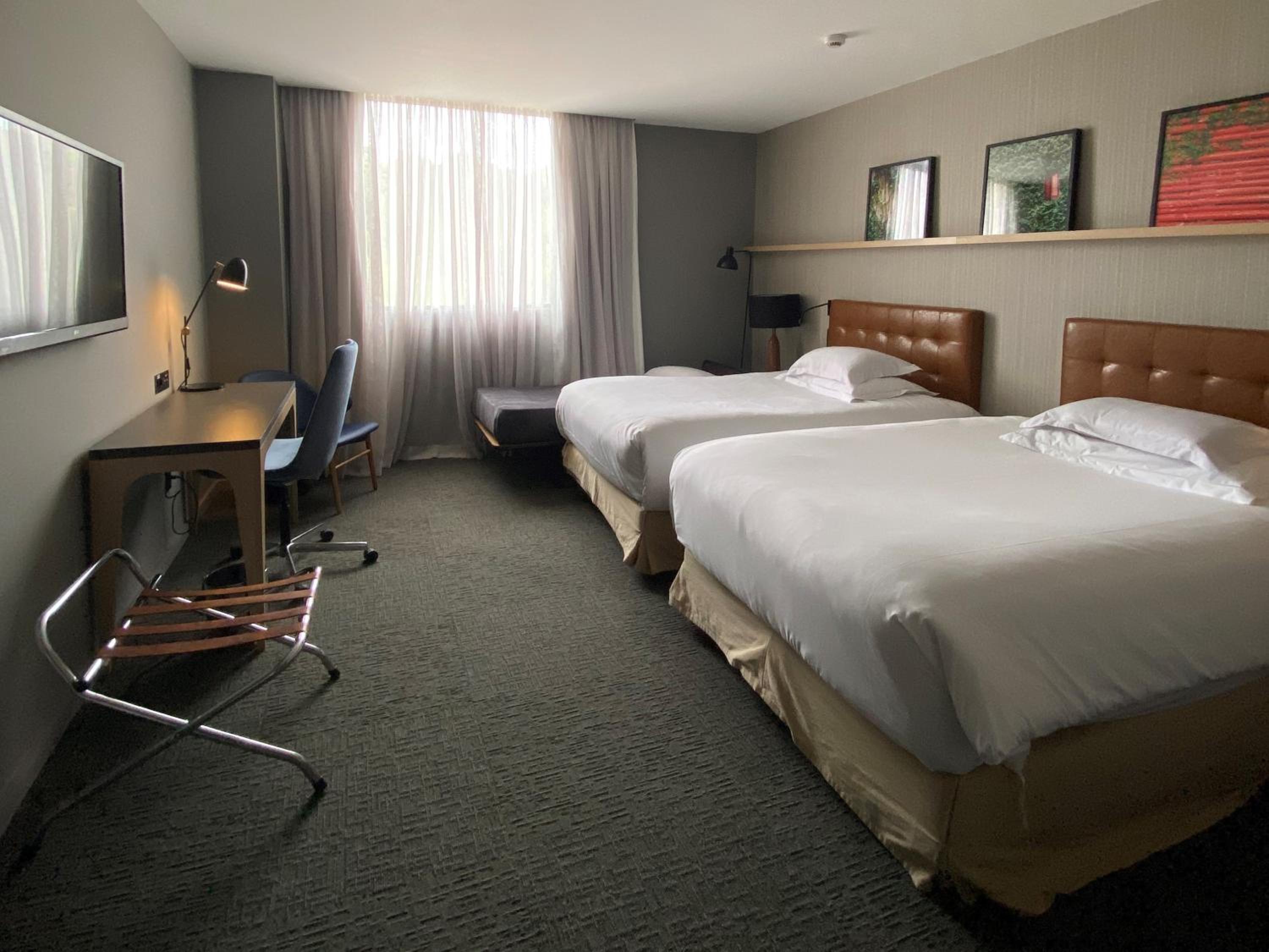 Deluxe Room with Two Twin Beds