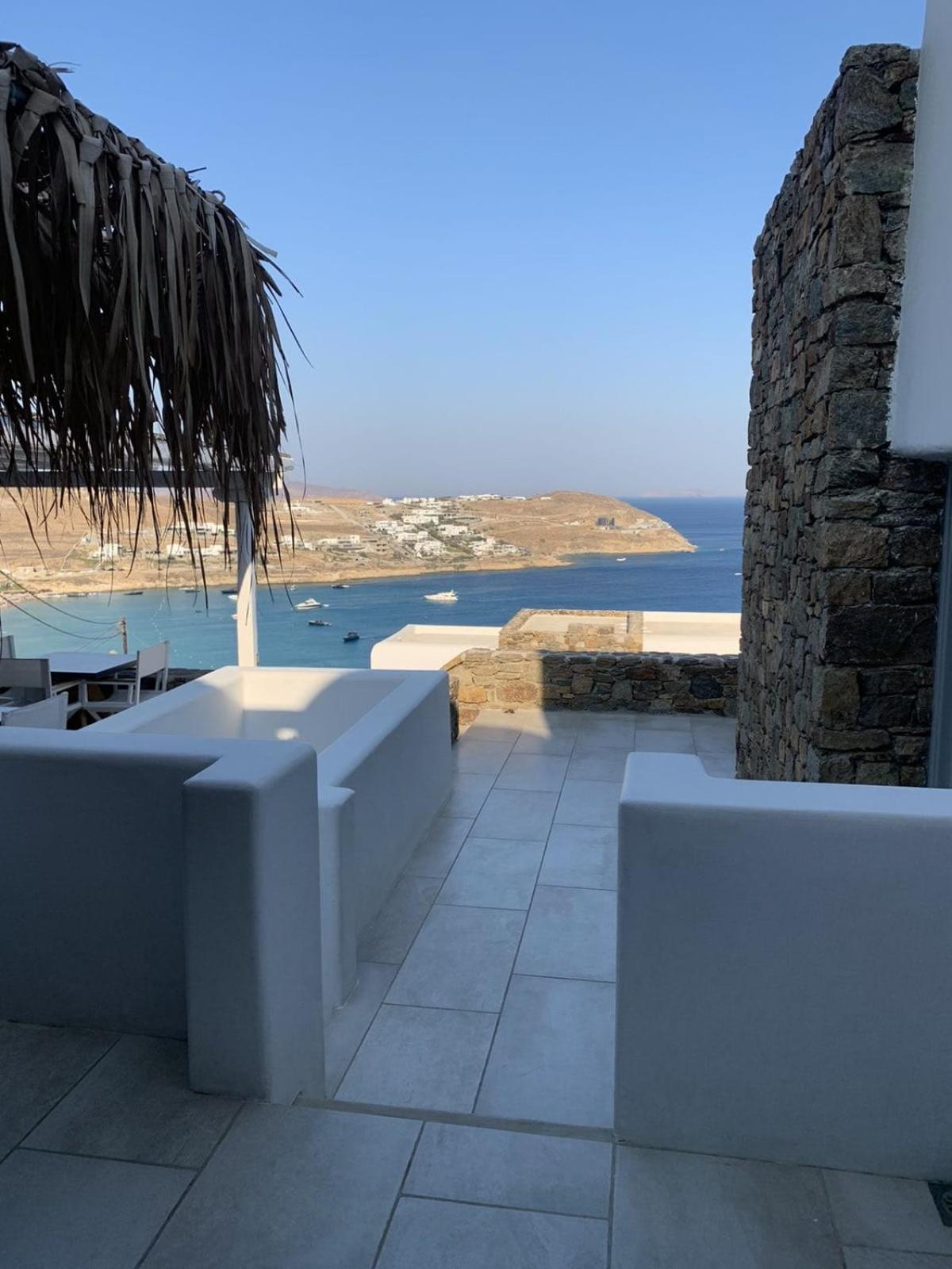 Superior Suite with Sea View - Photo 10
