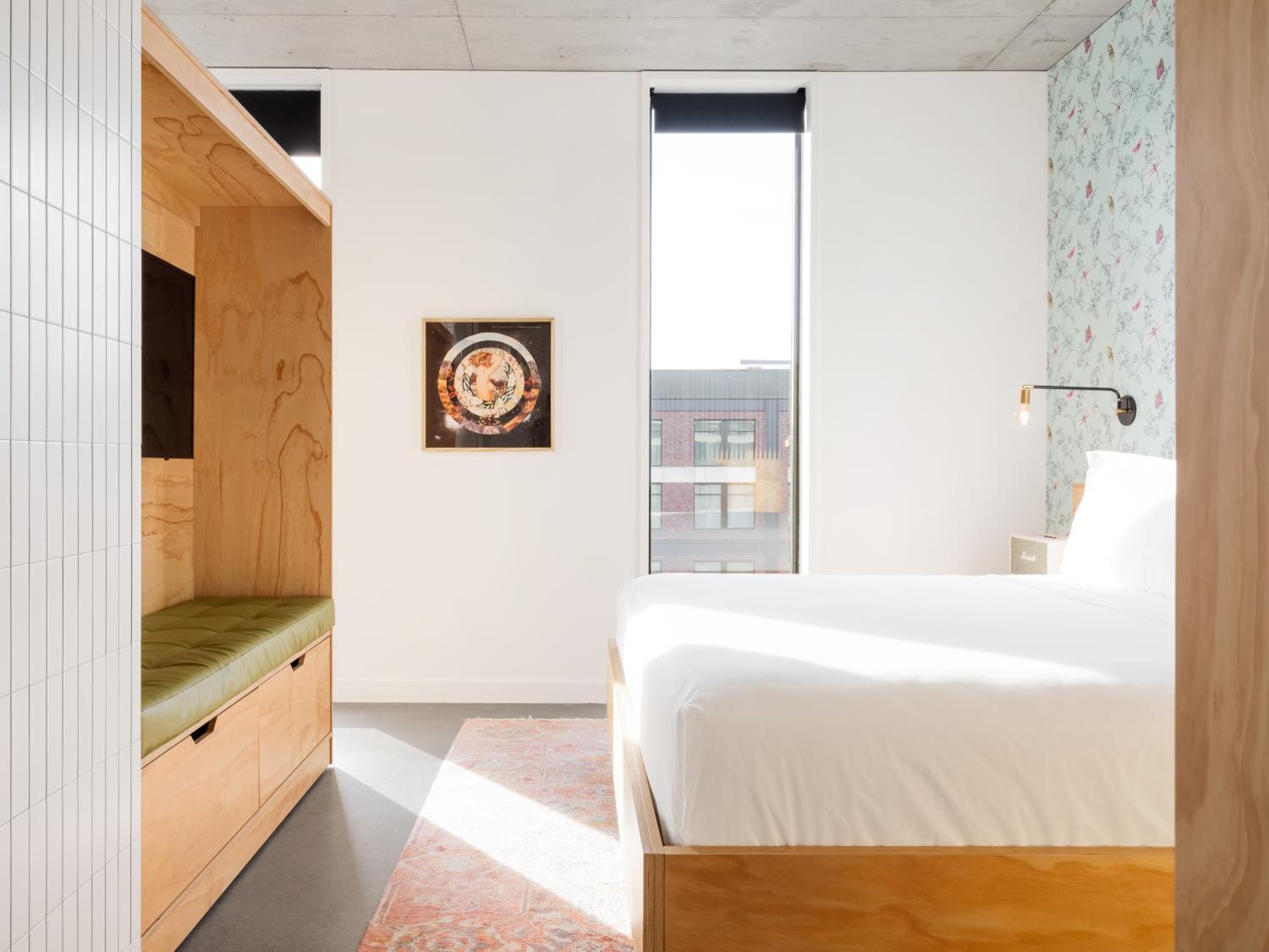 Deluxe King Suite