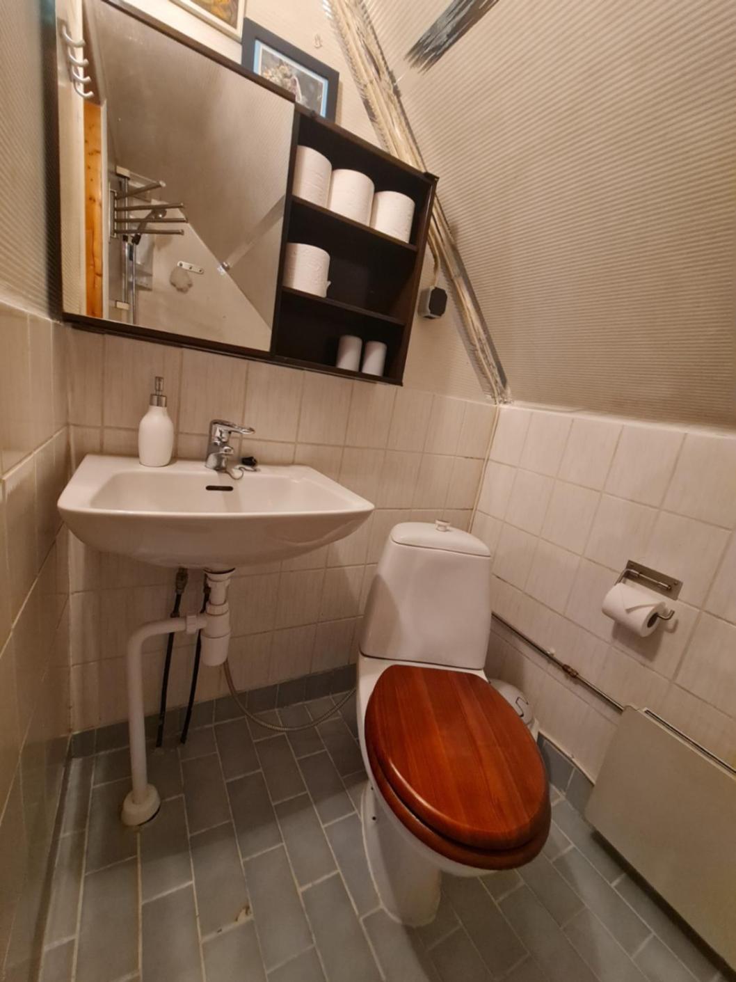 One-Bedroom Apartment - Photo 4