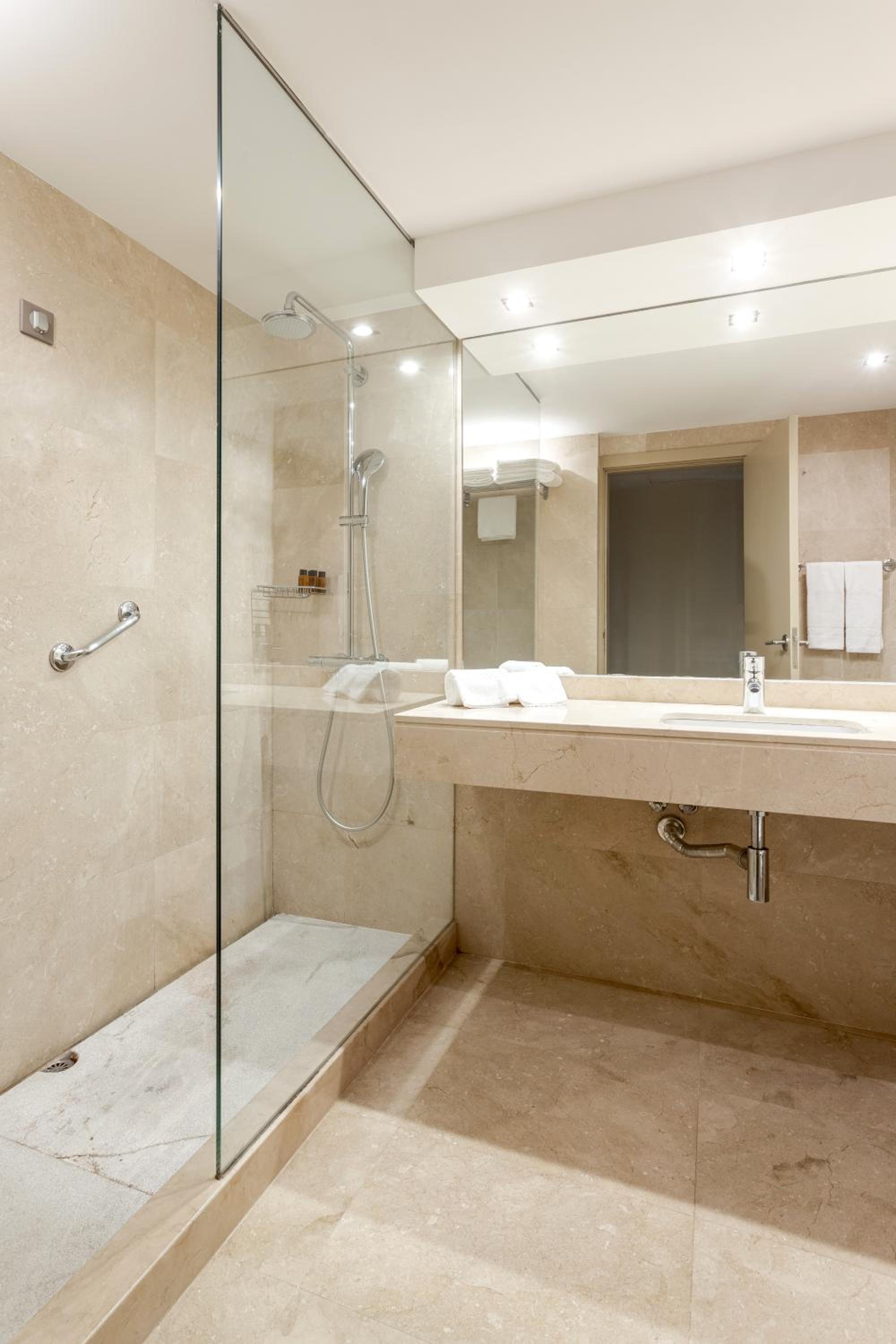 Double Room with Romantic Package  photo 3