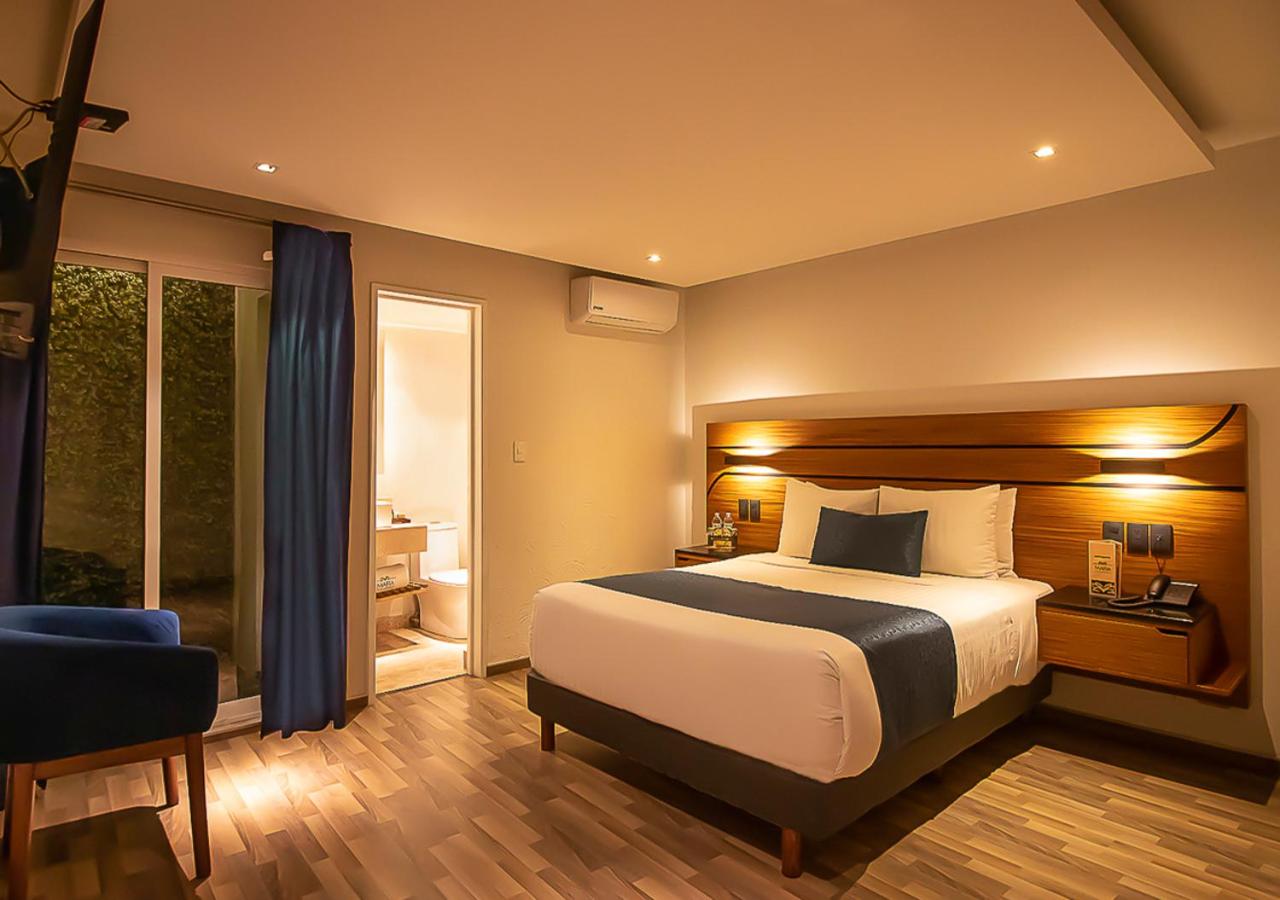 Deluxe Junior Suite - Photo 8