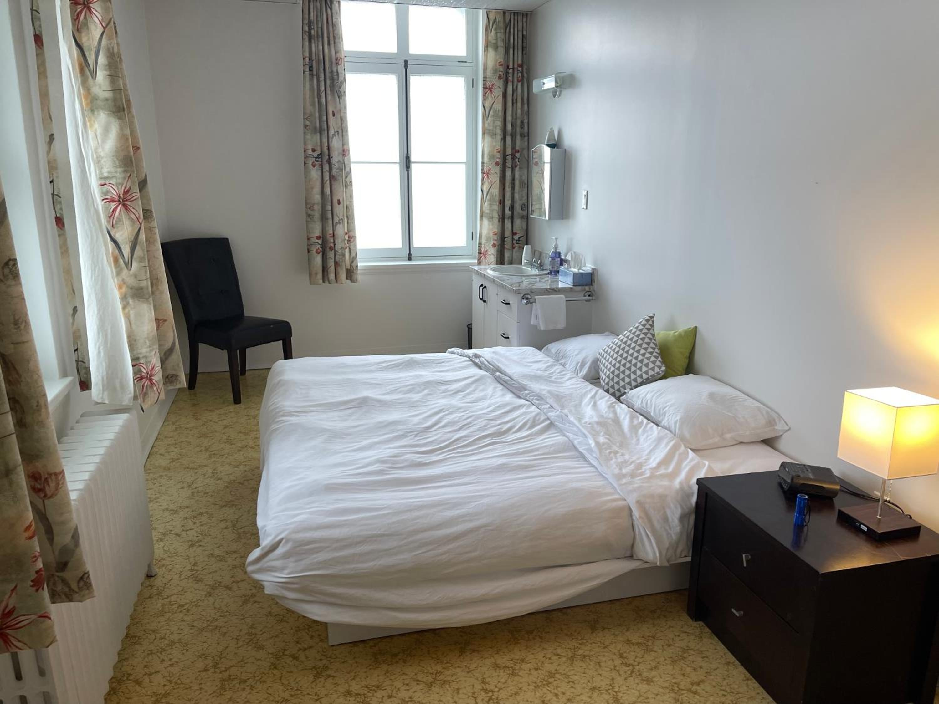 Standard Double Room with Shared Bathroom photo 1