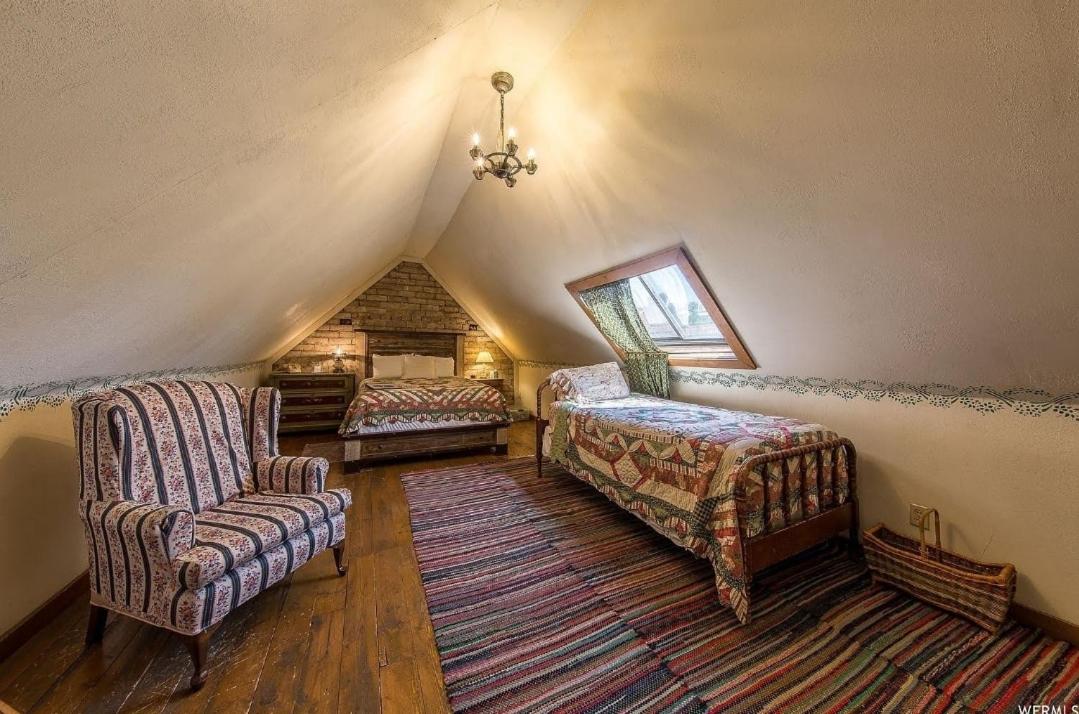 Triple Room with Private Bathroom - Photo 1