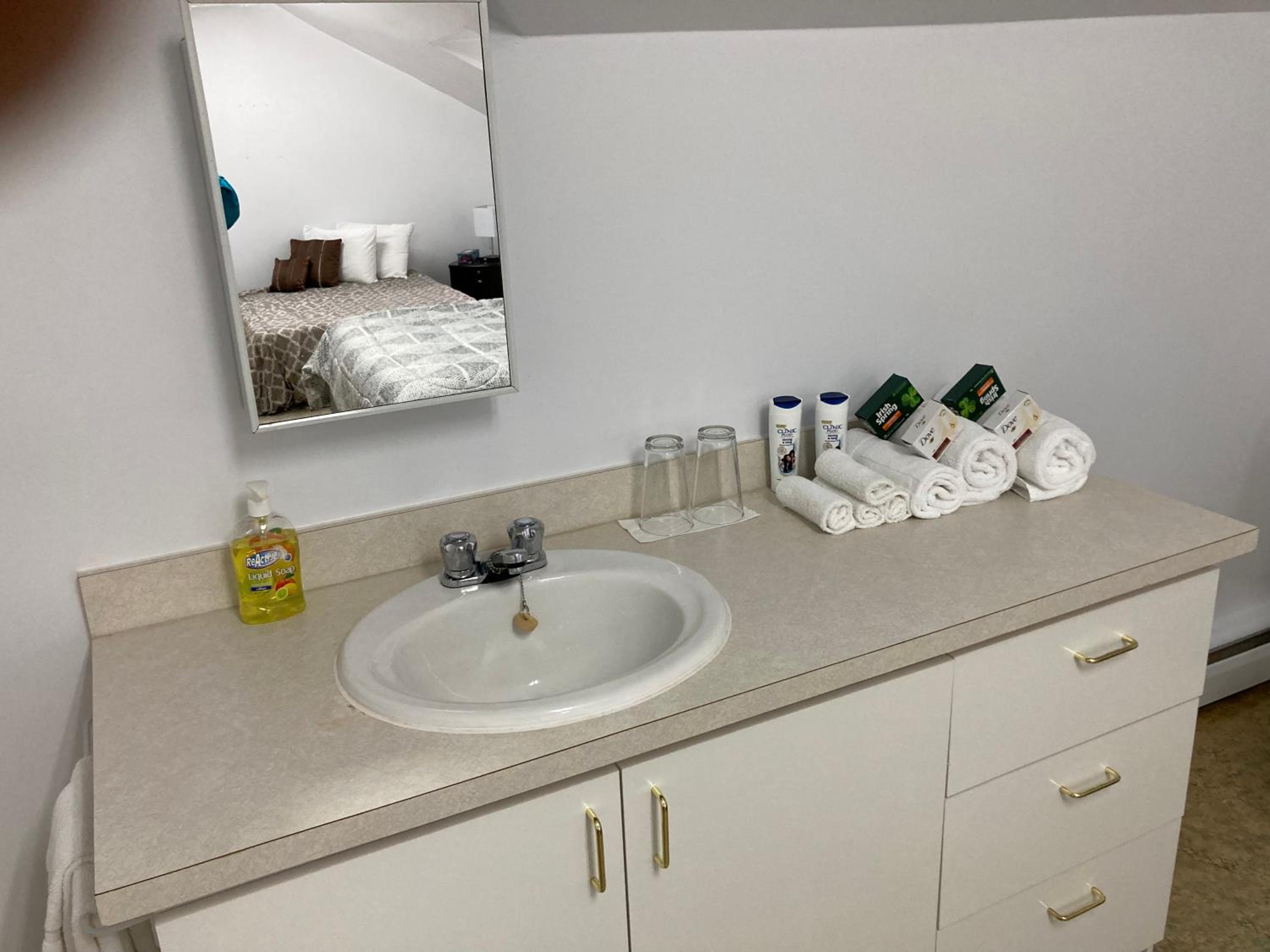 Quadruple Room with Shared Bathroom photo 2