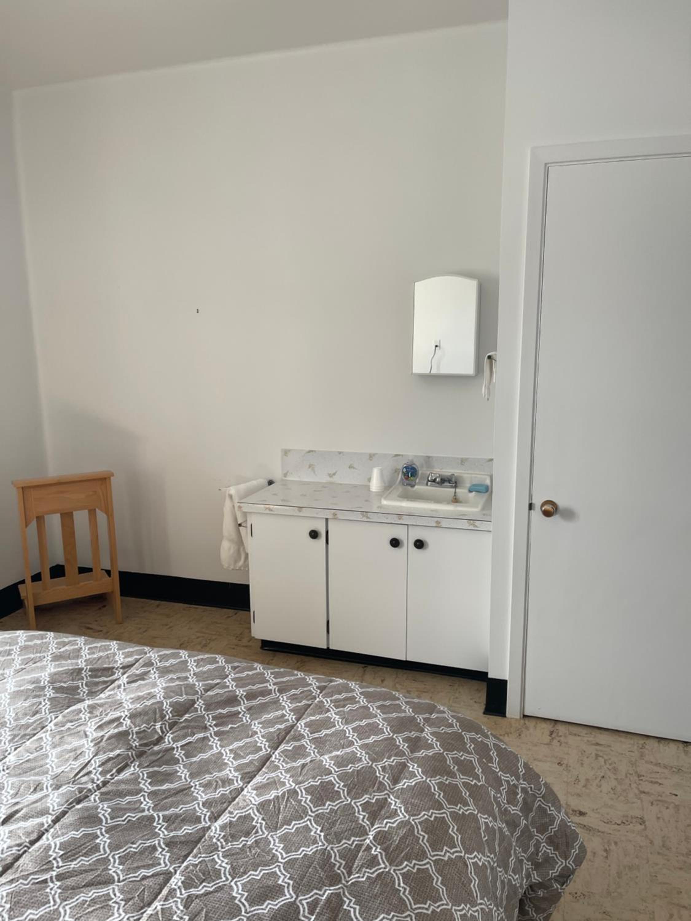 Standard Double Room with Shared Bathroom photo 3