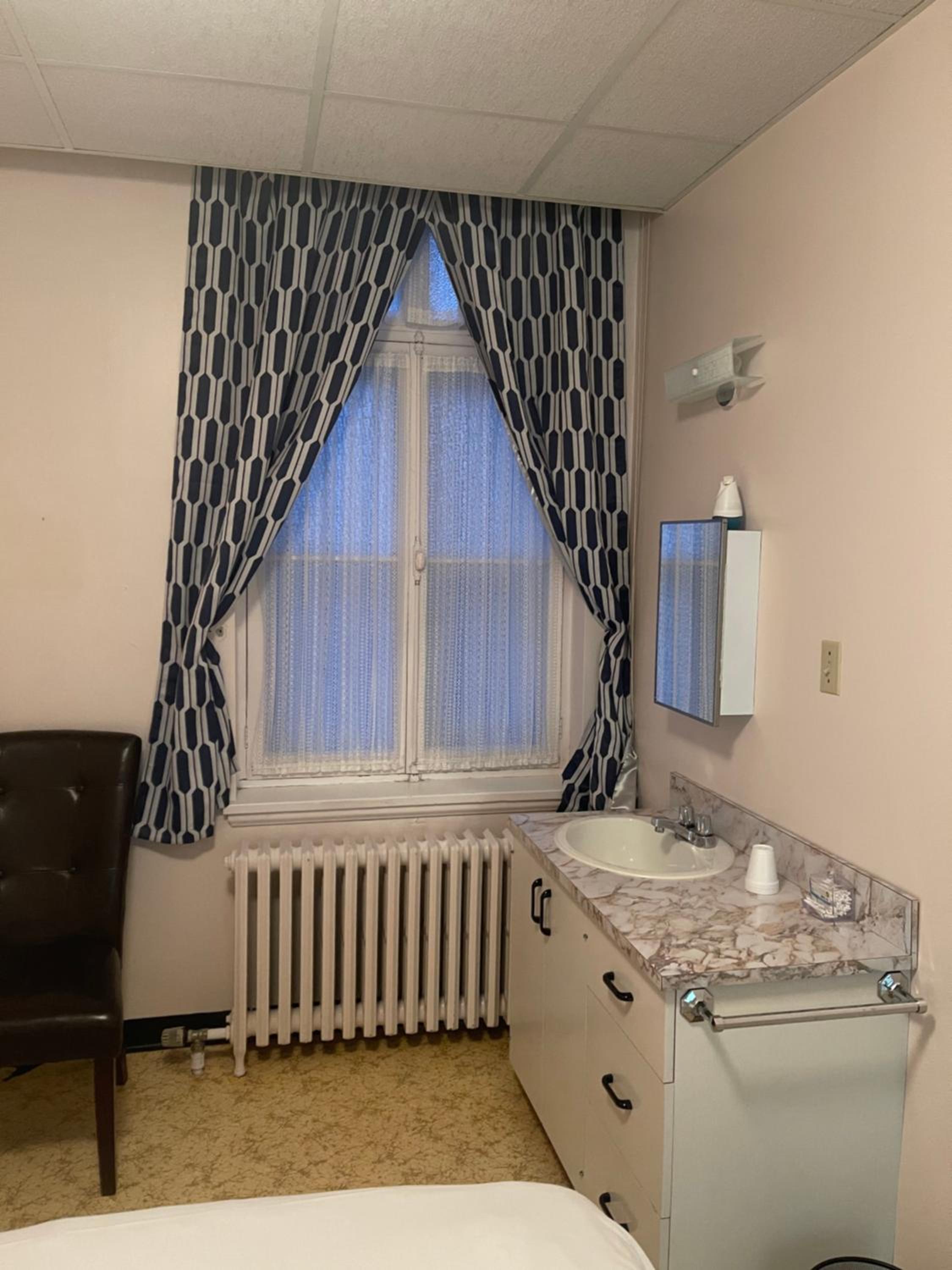 Standard Double Room with Shared Bathroom photo 1