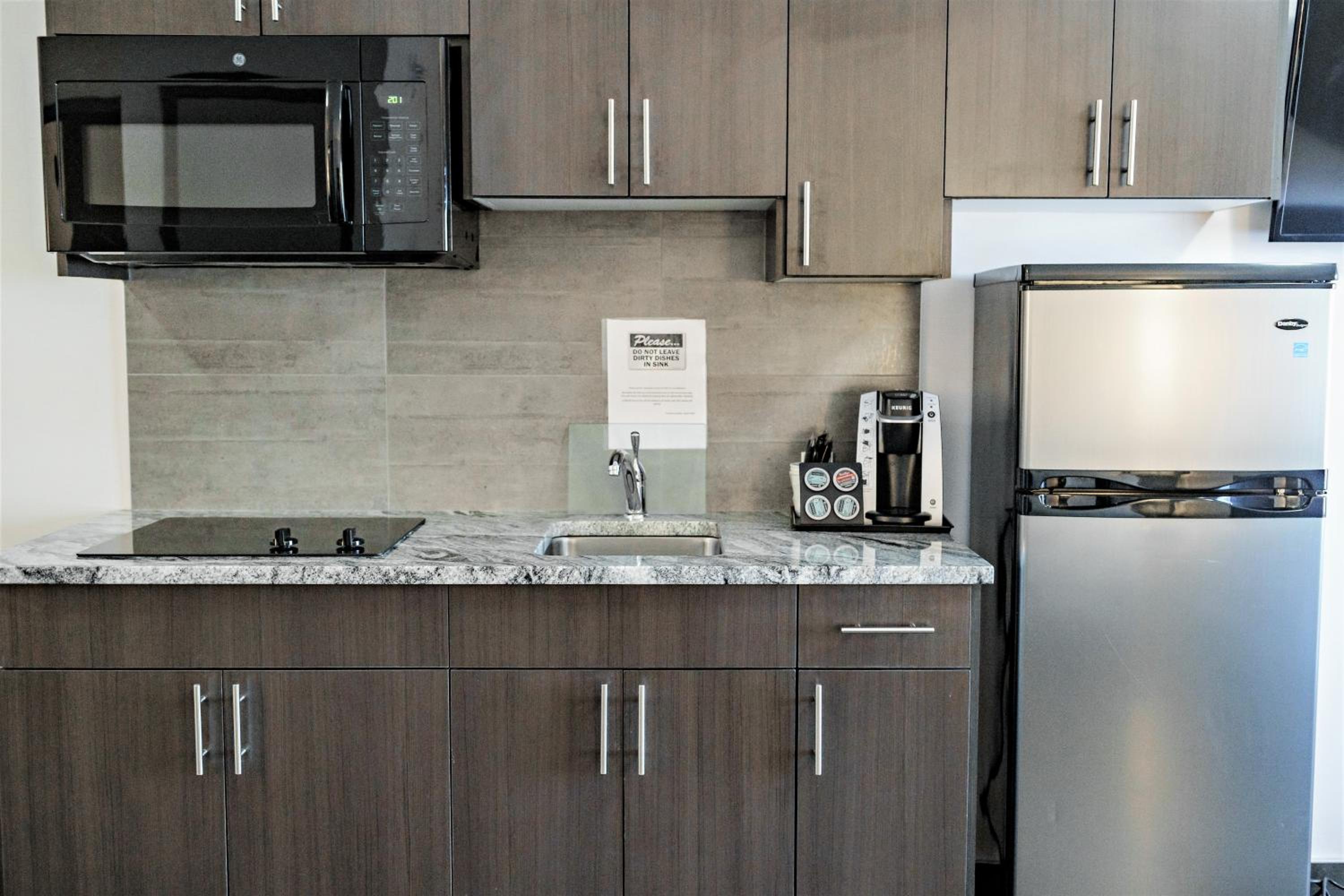 Extended Stay King Room with Kitchenette - Non-Smoking photo 2