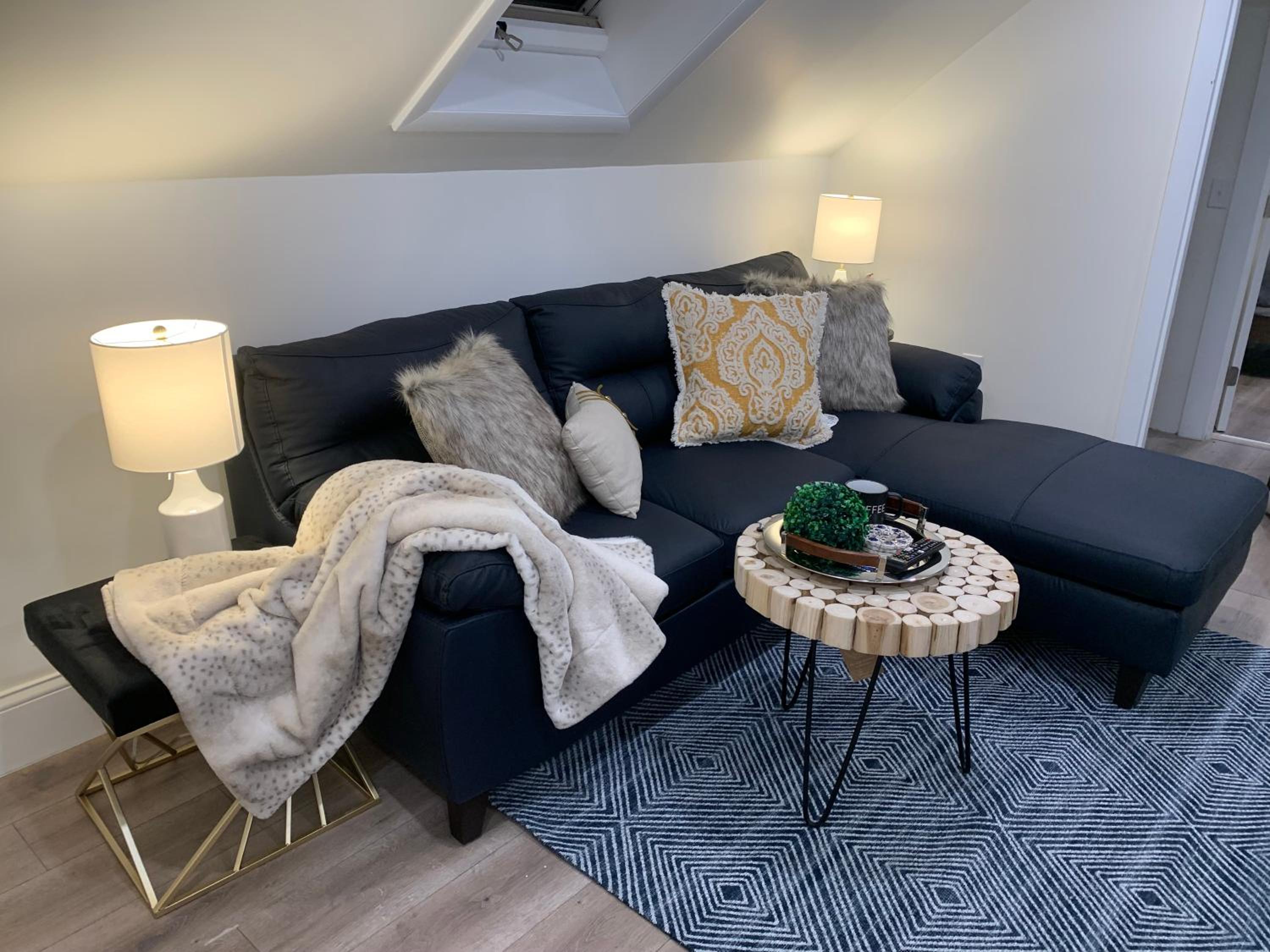 One-Bedroom Apartment photo 2