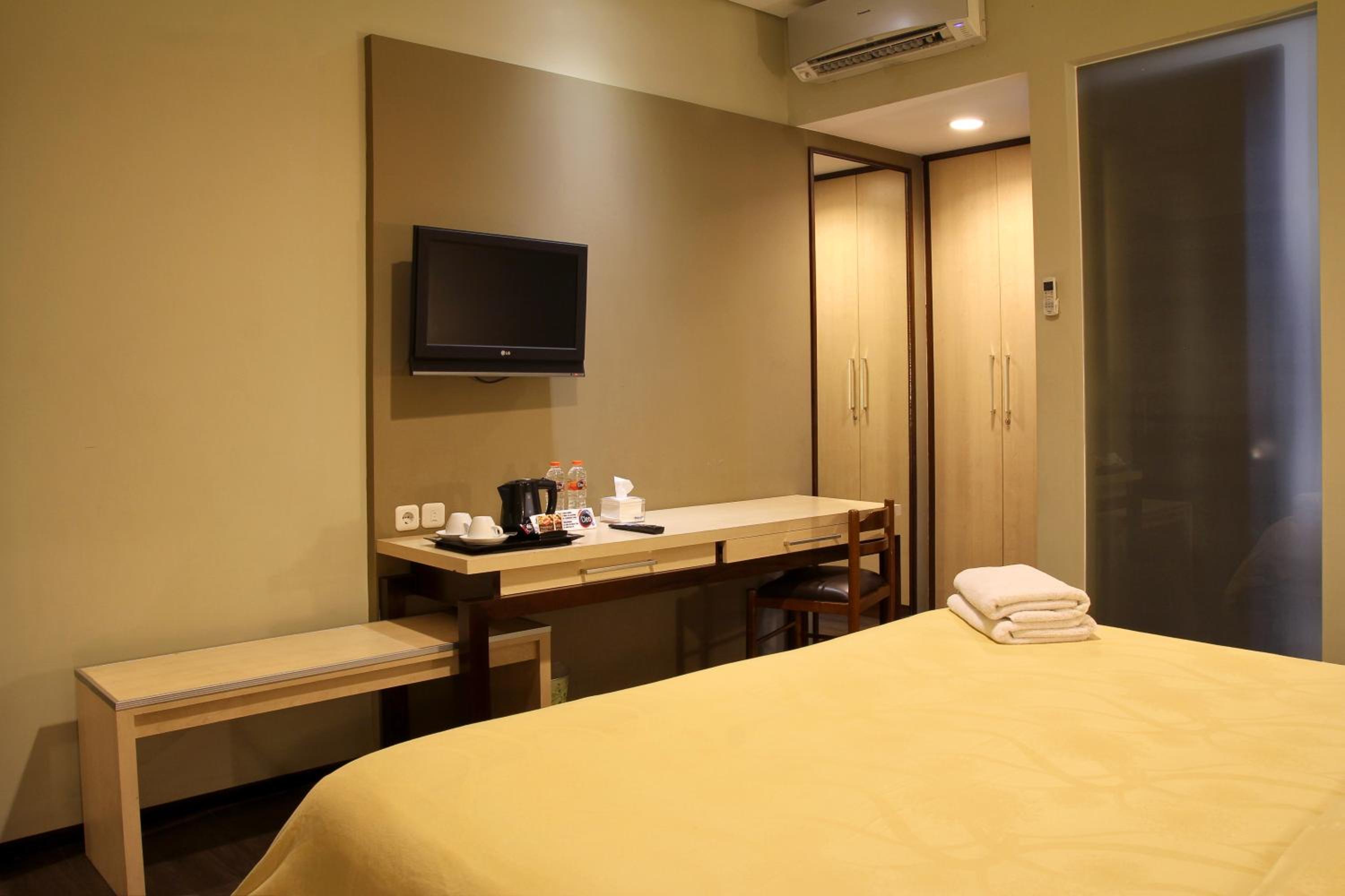 Deluxe King Room photo 3