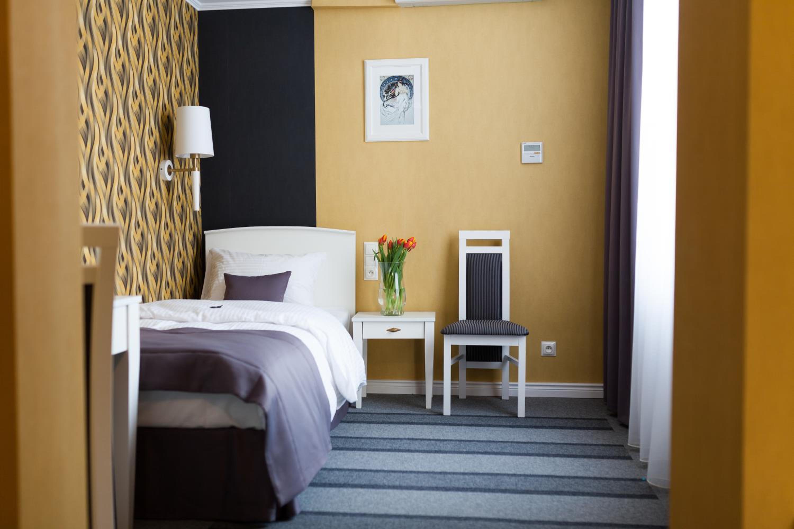 Single Room photo 2