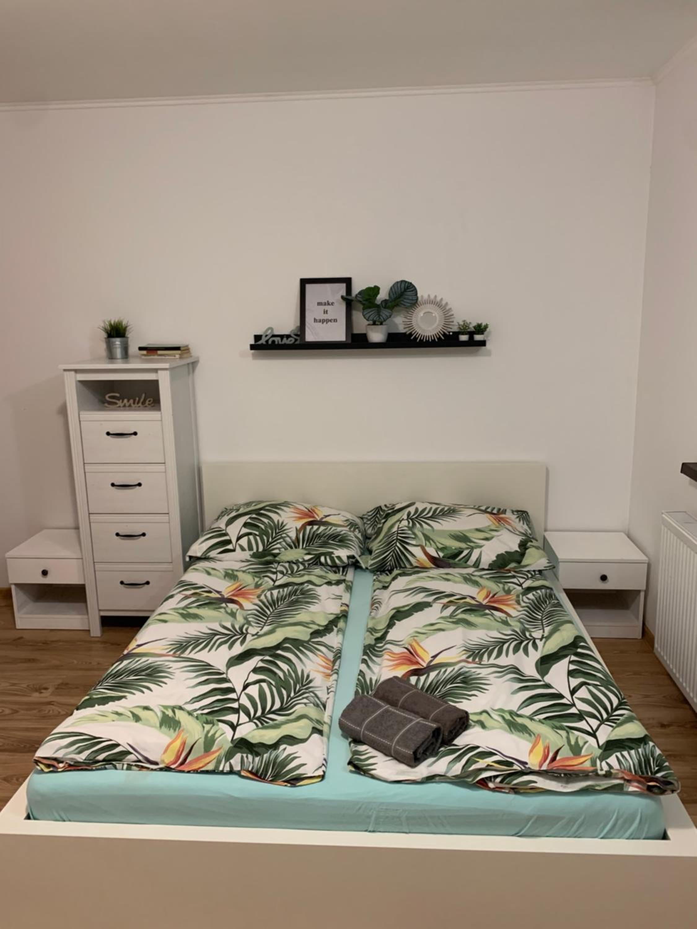 Two-Bedroom Apartment - Photo 9