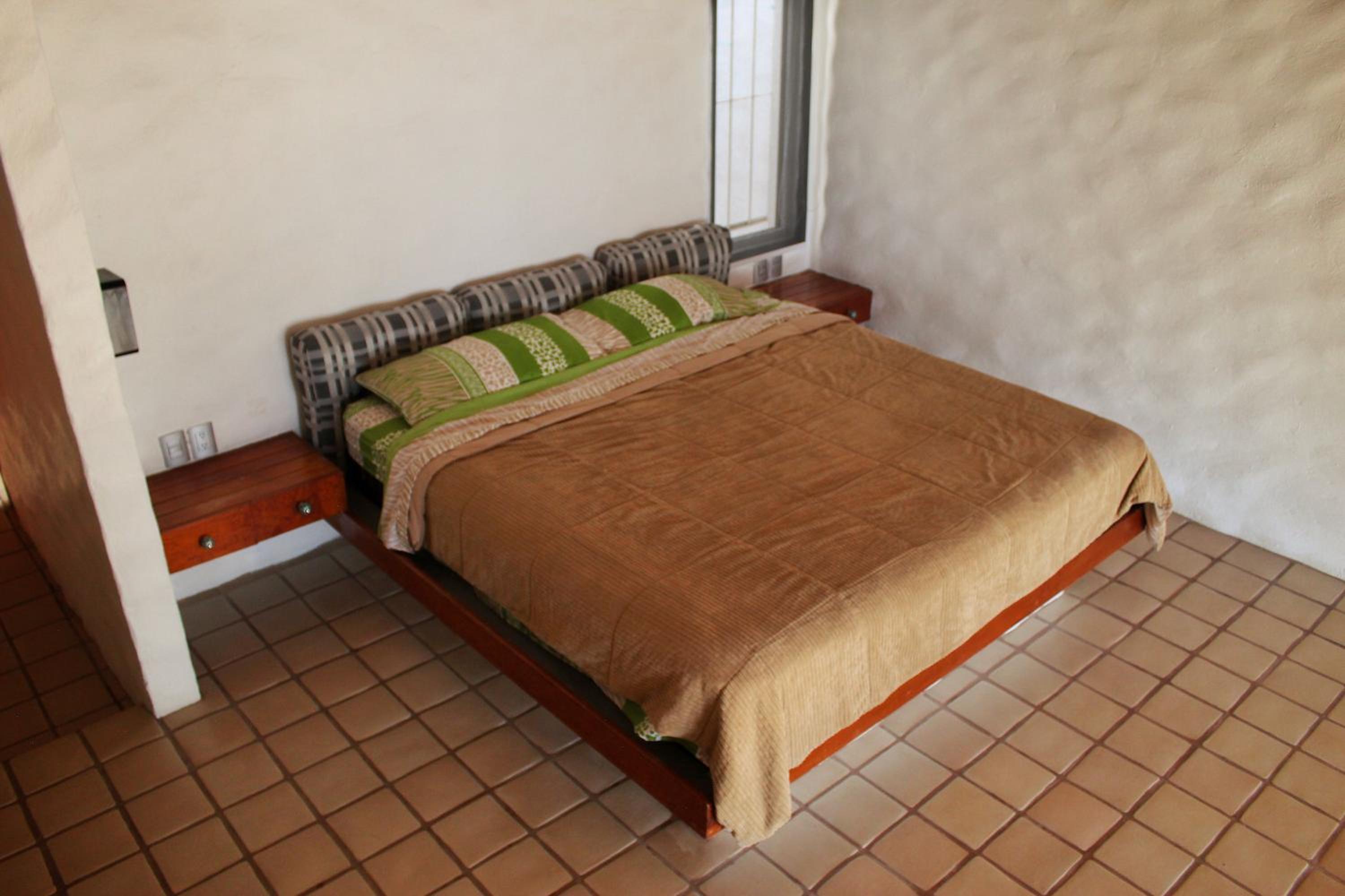 Four-Bedroom House photo 1