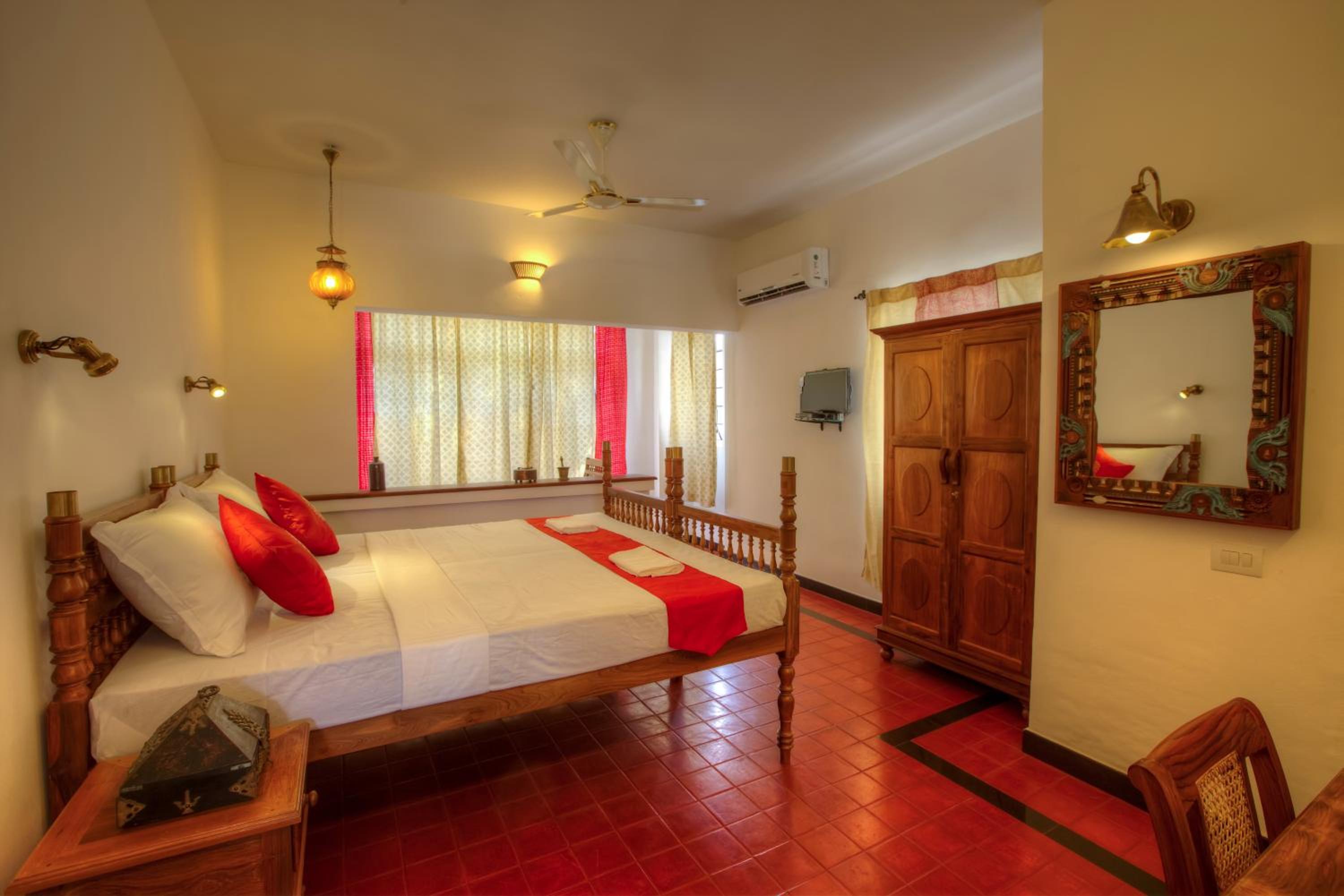 Deluxe Twin Room with Balcony photo 2
