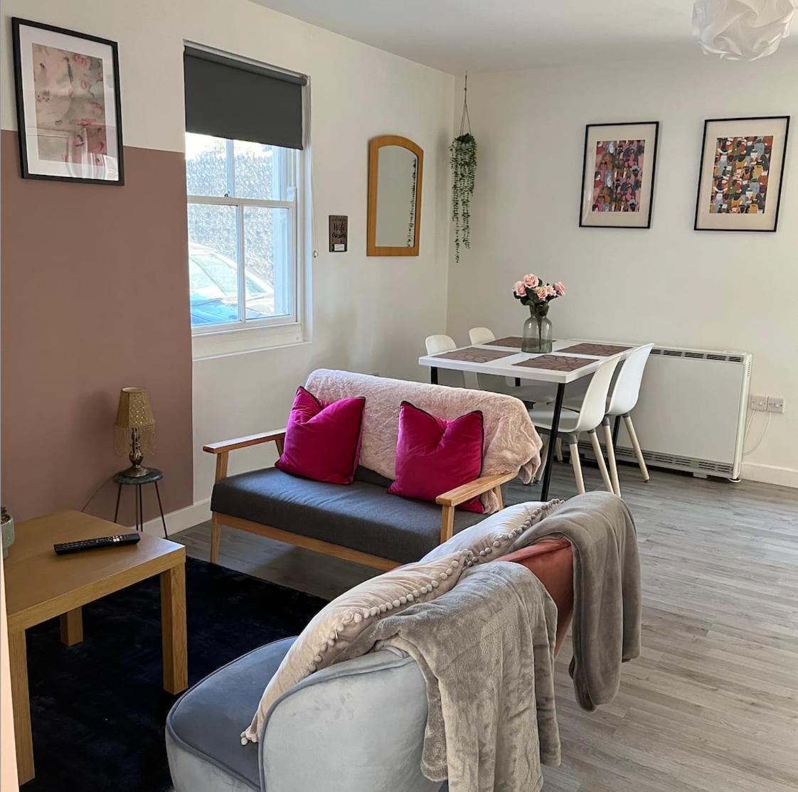 Apartment photo 2