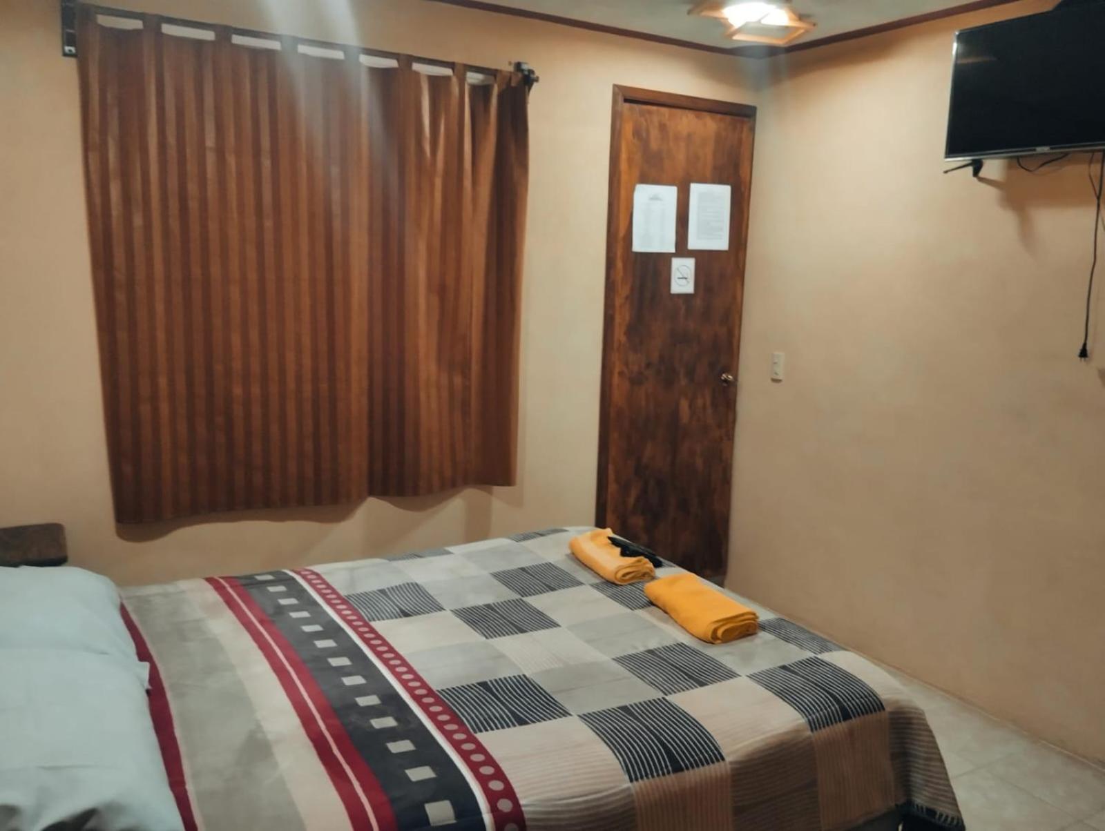 Deluxe Room (2 Adults + 1 Child)