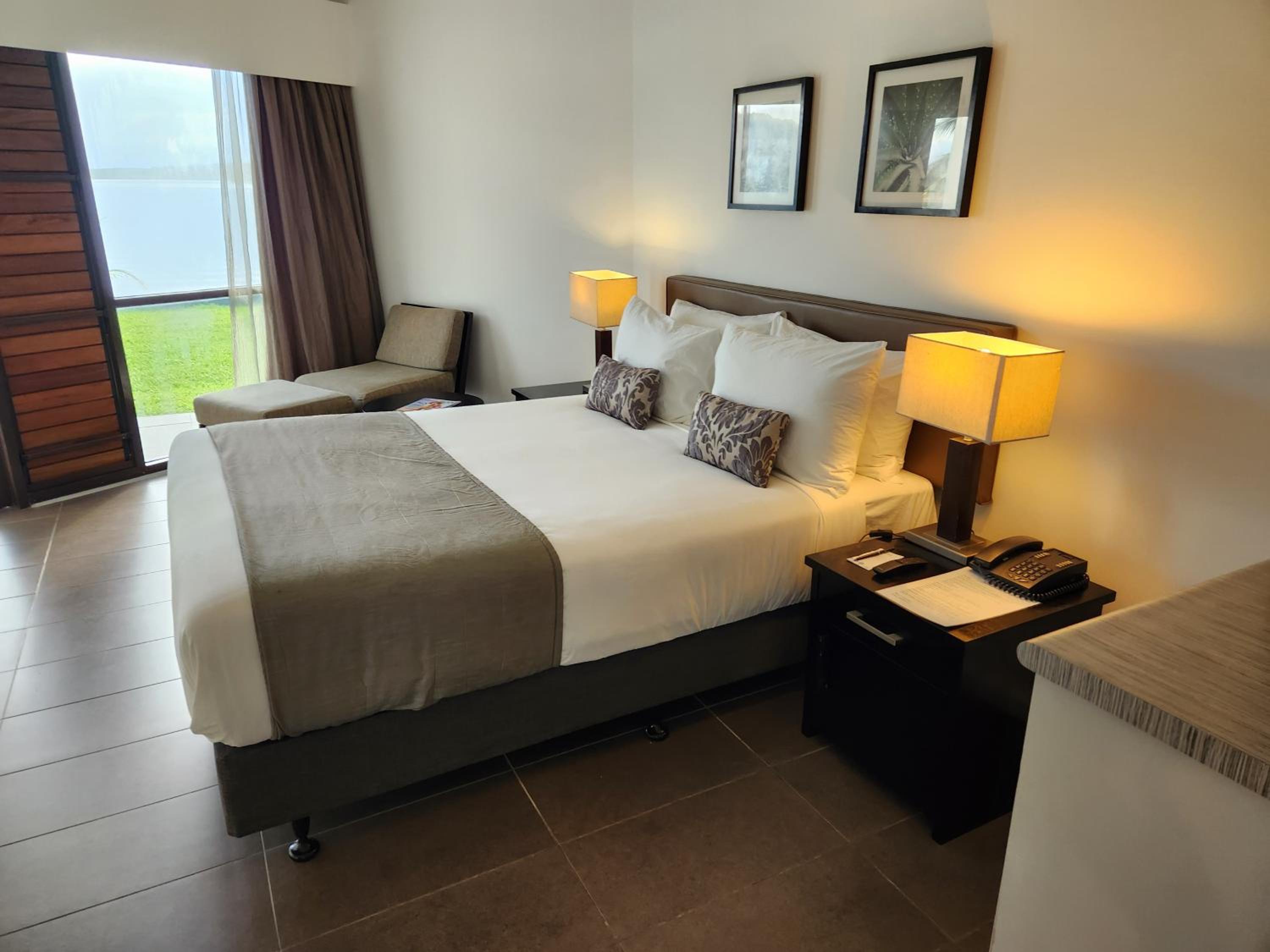 Superior King Room with Ocean View photo 3