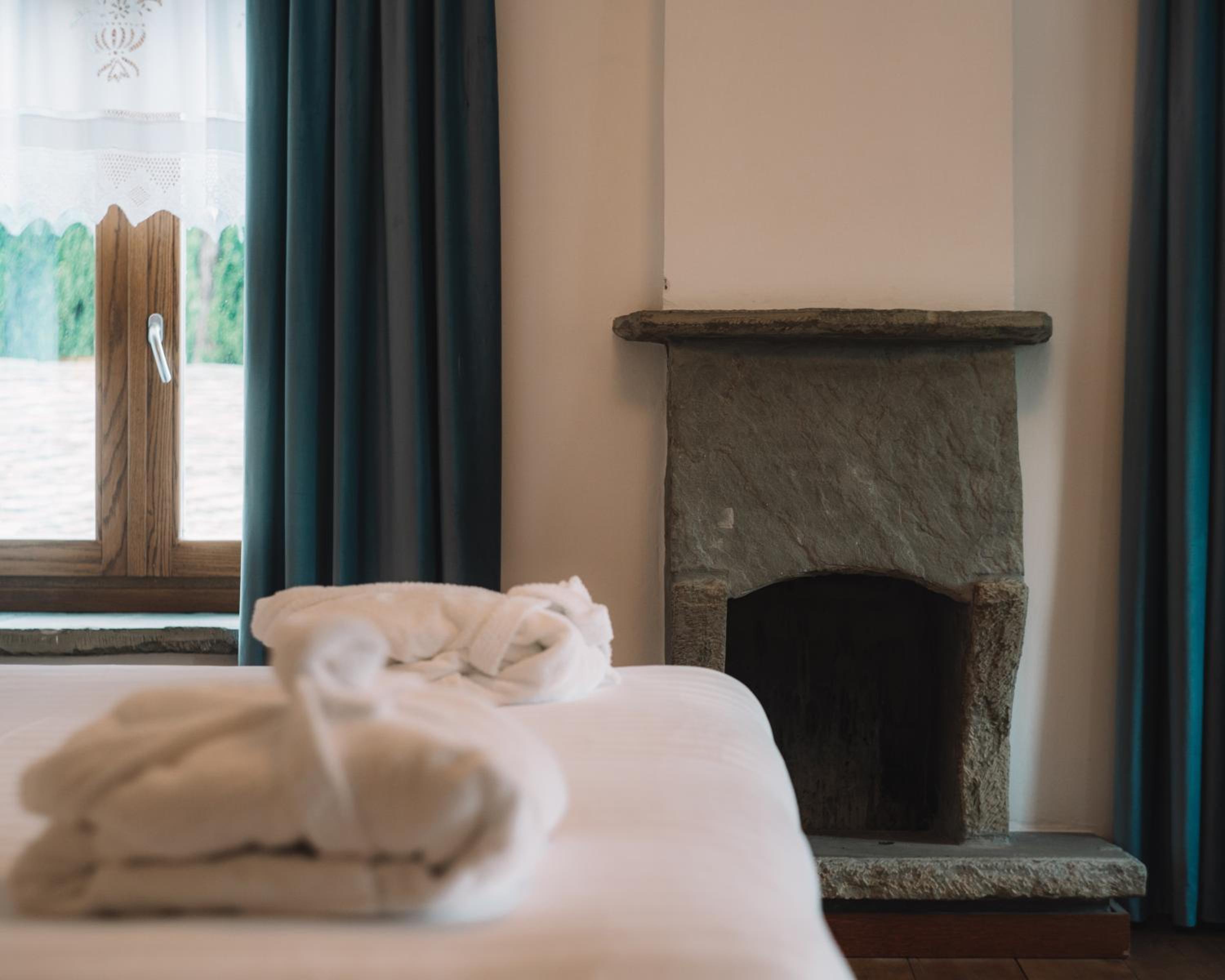 Deluxe Double or Twin Room with City View photo 3