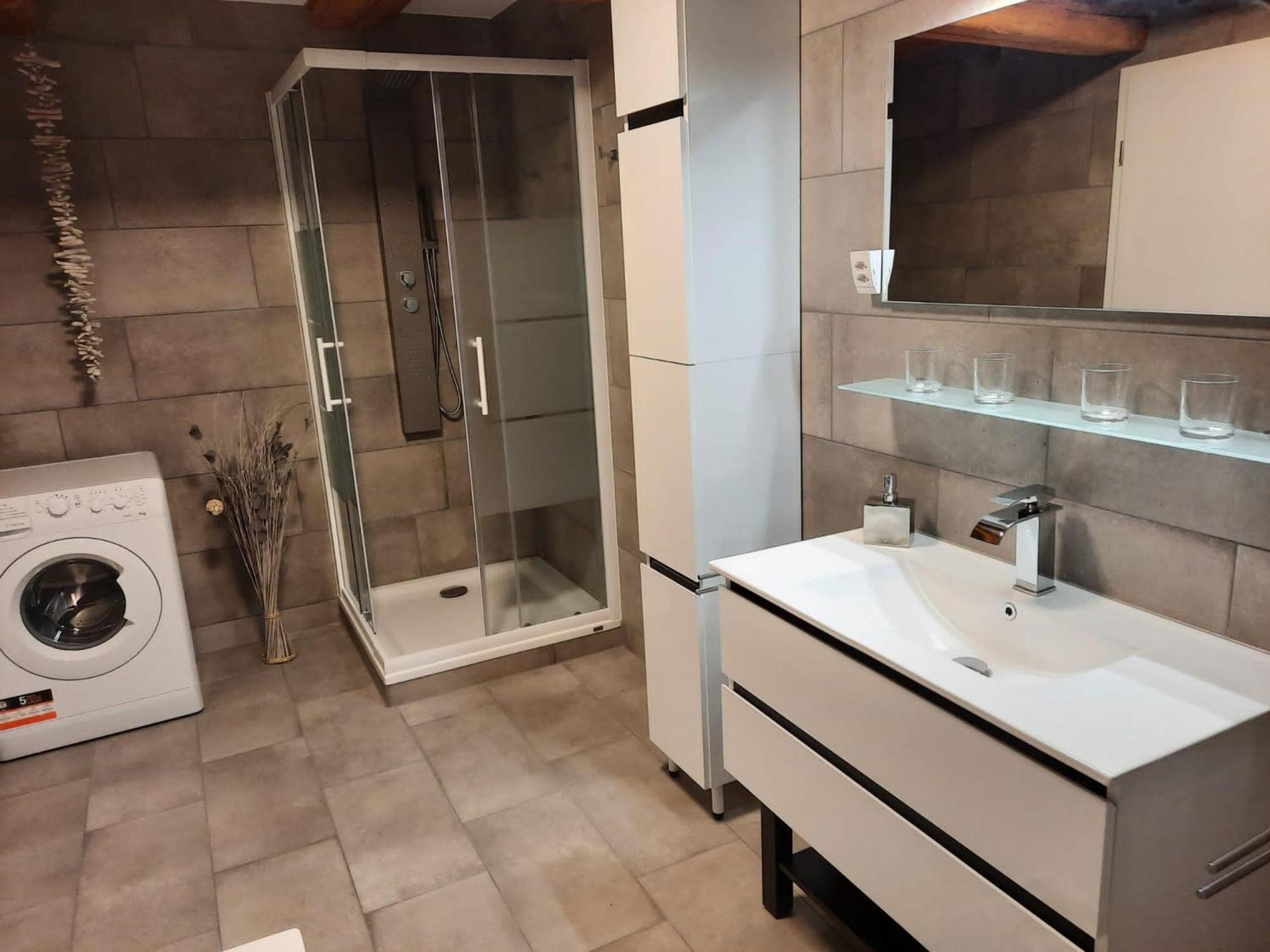 Two-Bedroom Apartment - Photo 3