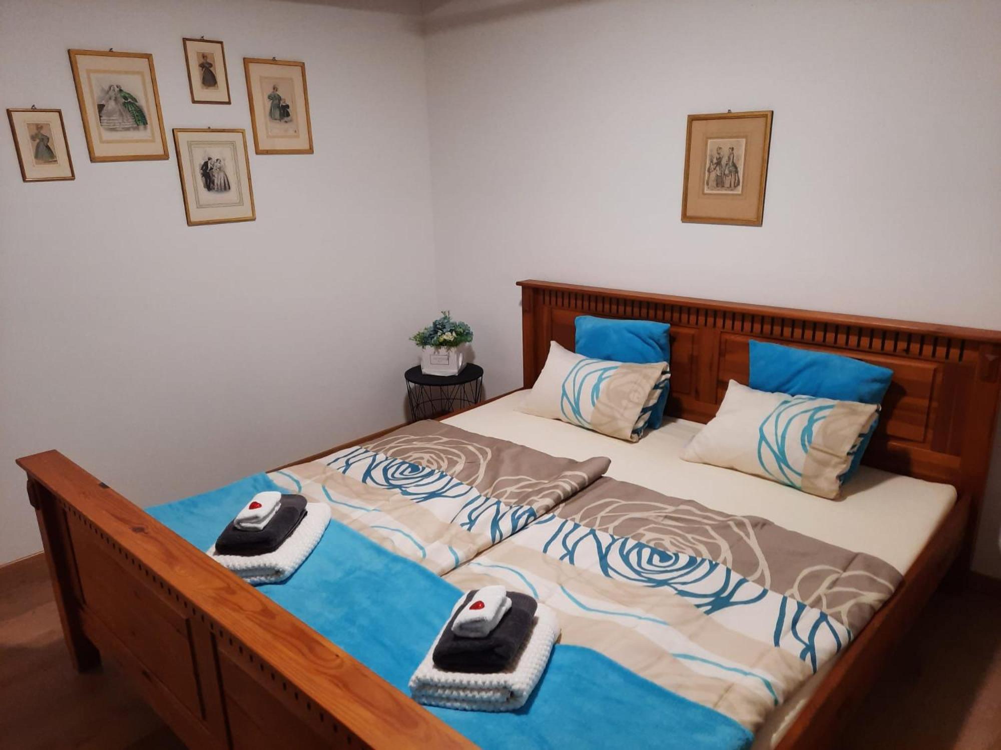 Two-Bedroom Apartment - Photo 24