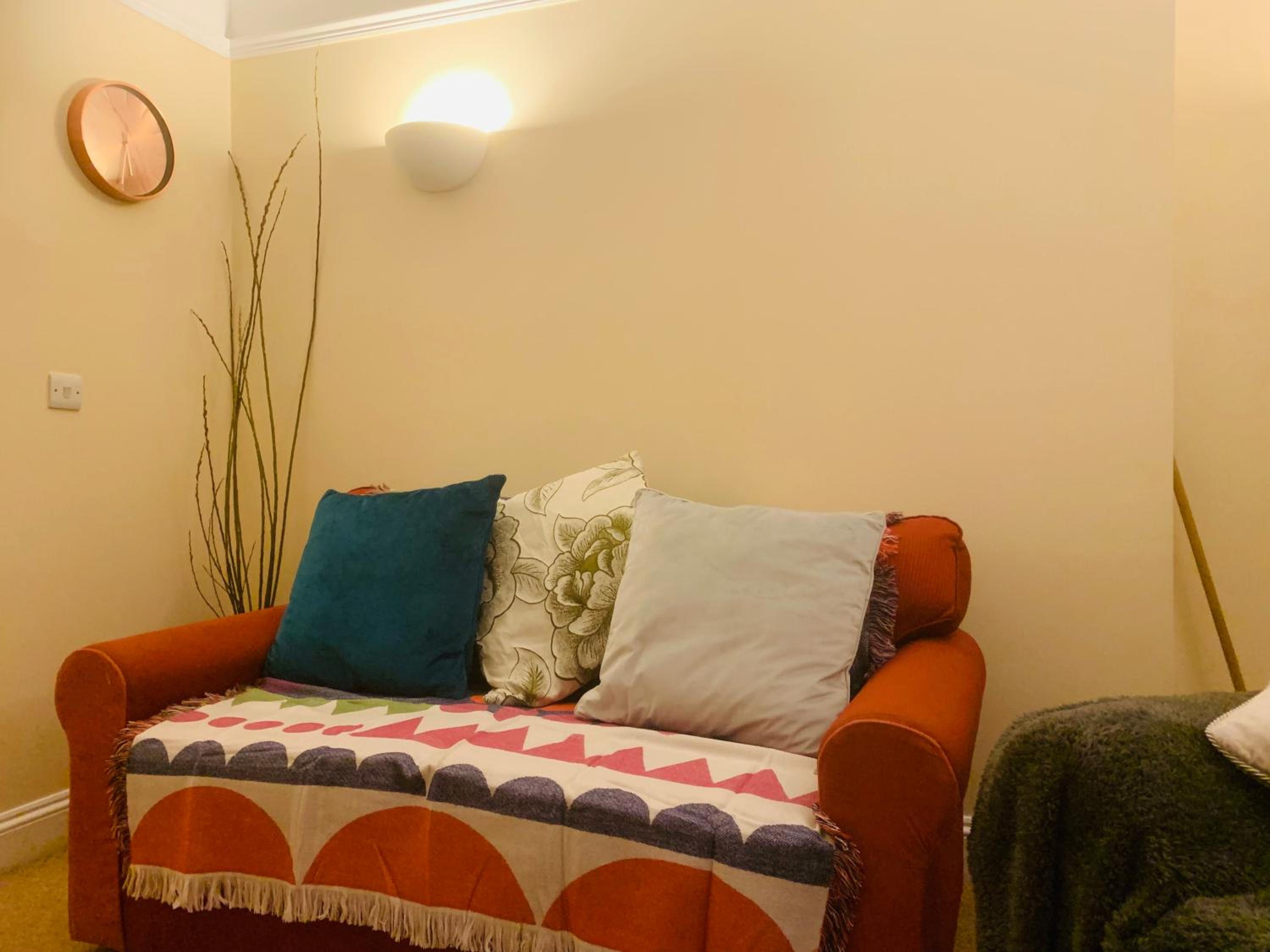 One-Bedroom Apartment photo 2