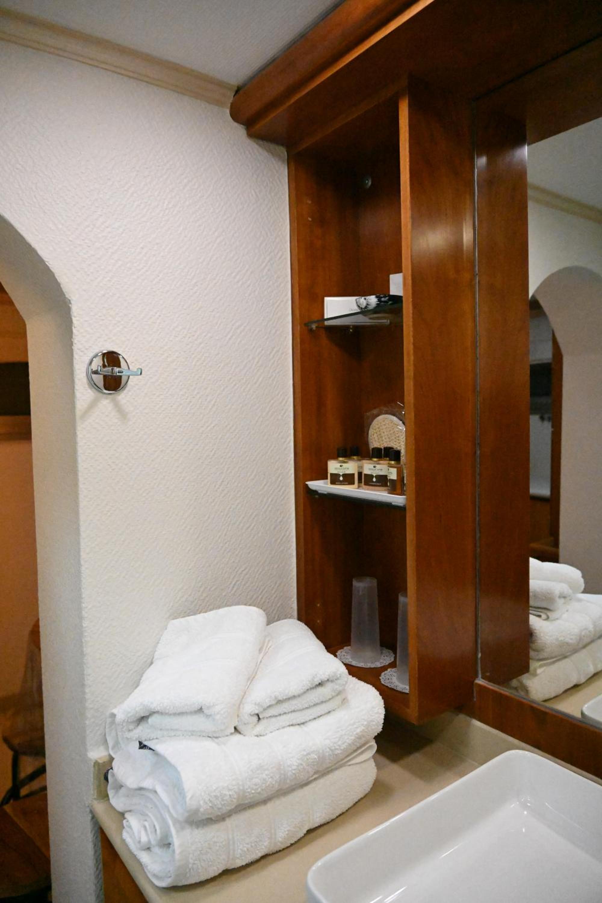 Deluxe King Studio - Photo 7